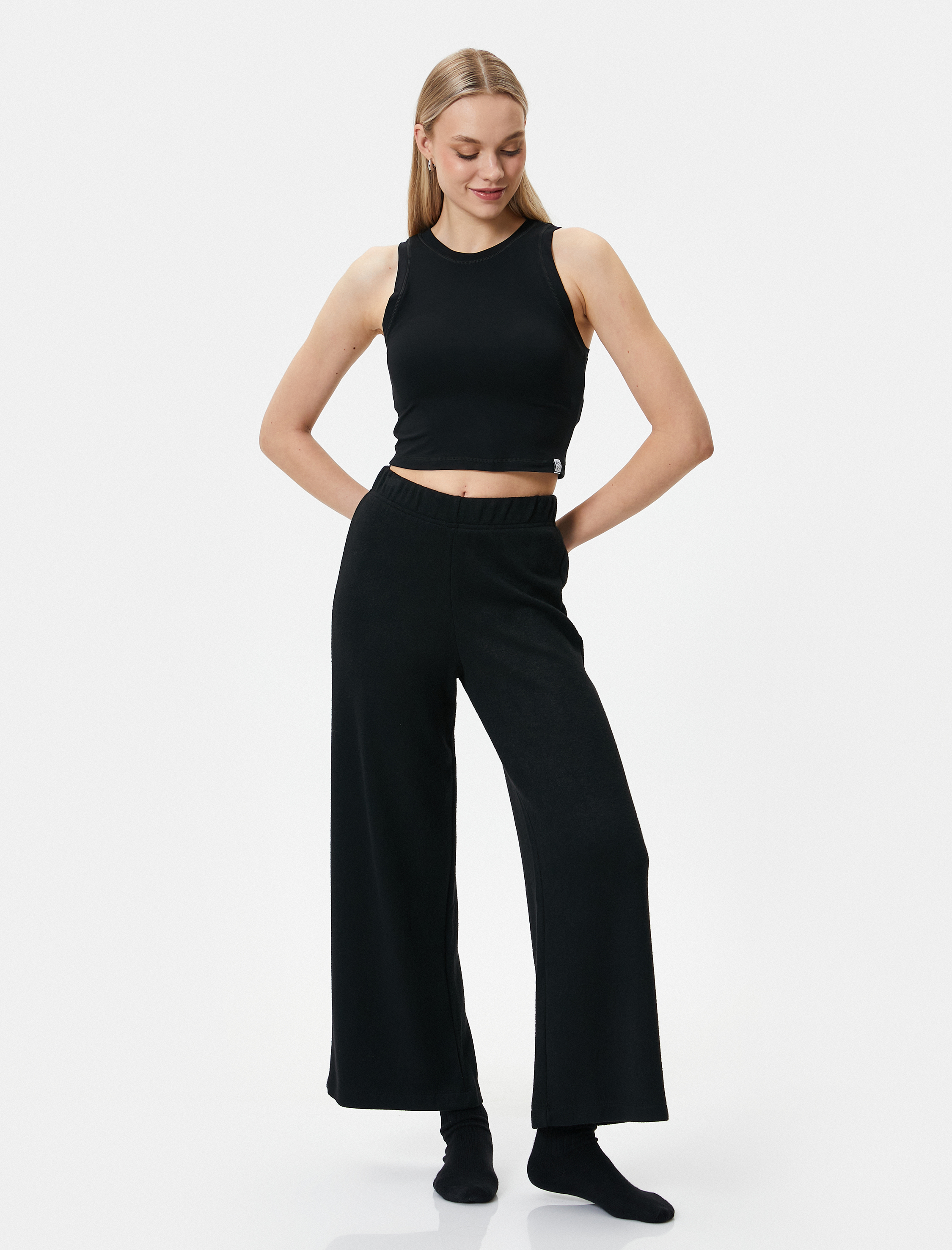   Atlet Pijama Üstü Halter Yaka Rahat Kesim