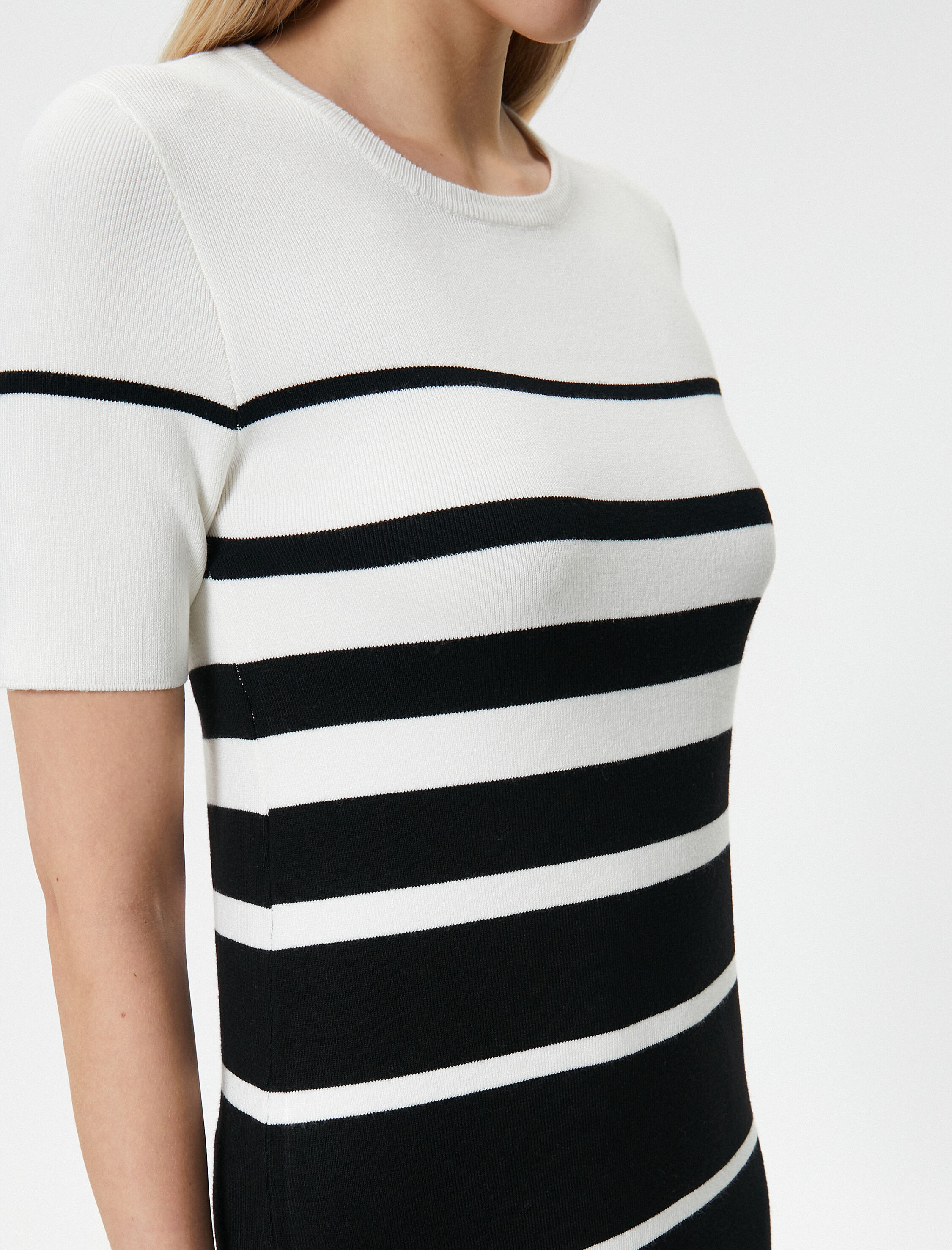   Midi Triko Elbise Kısa Kollu Bisiklet Yaka Bodycon