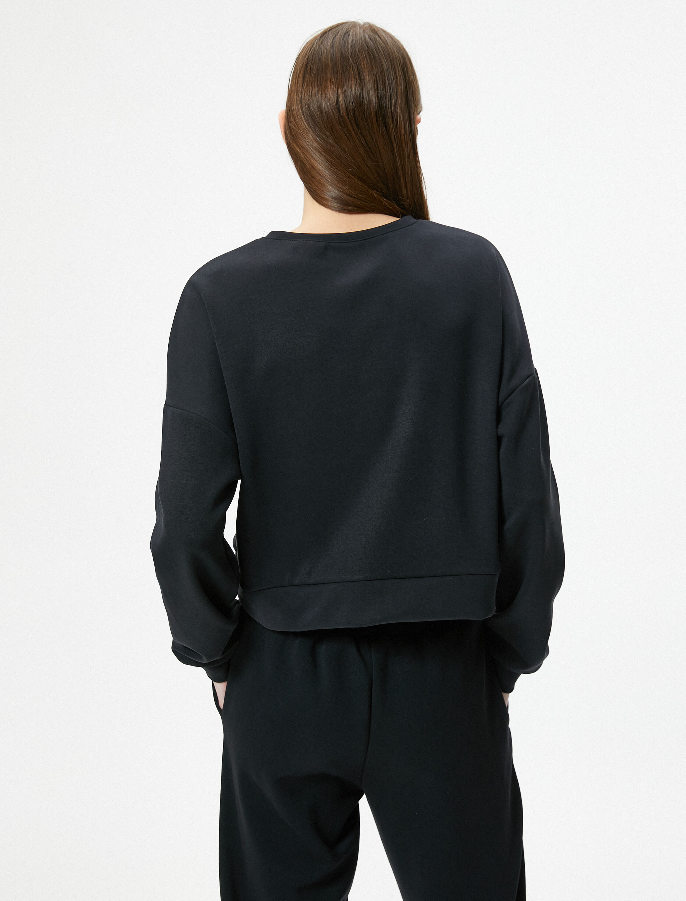   Modal Kumaş Crop Spor Sweatshirt Asimetrik Kesim Bisiklet Yaka Uzun Kollu