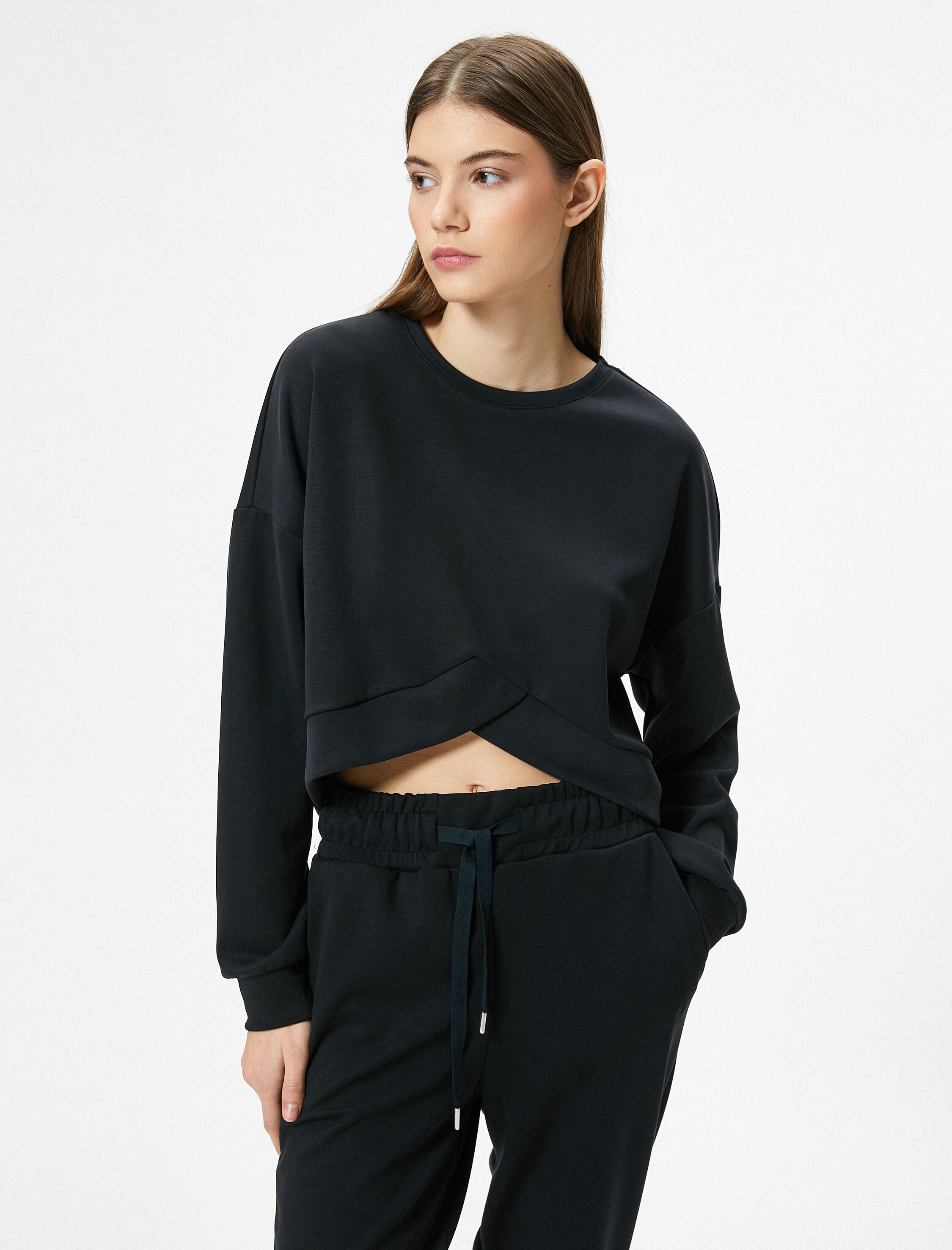   Modal Kumaş Crop Spor Sweatshirt Asimetrik Kesim Bisiklet Yaka Uzun Kollu