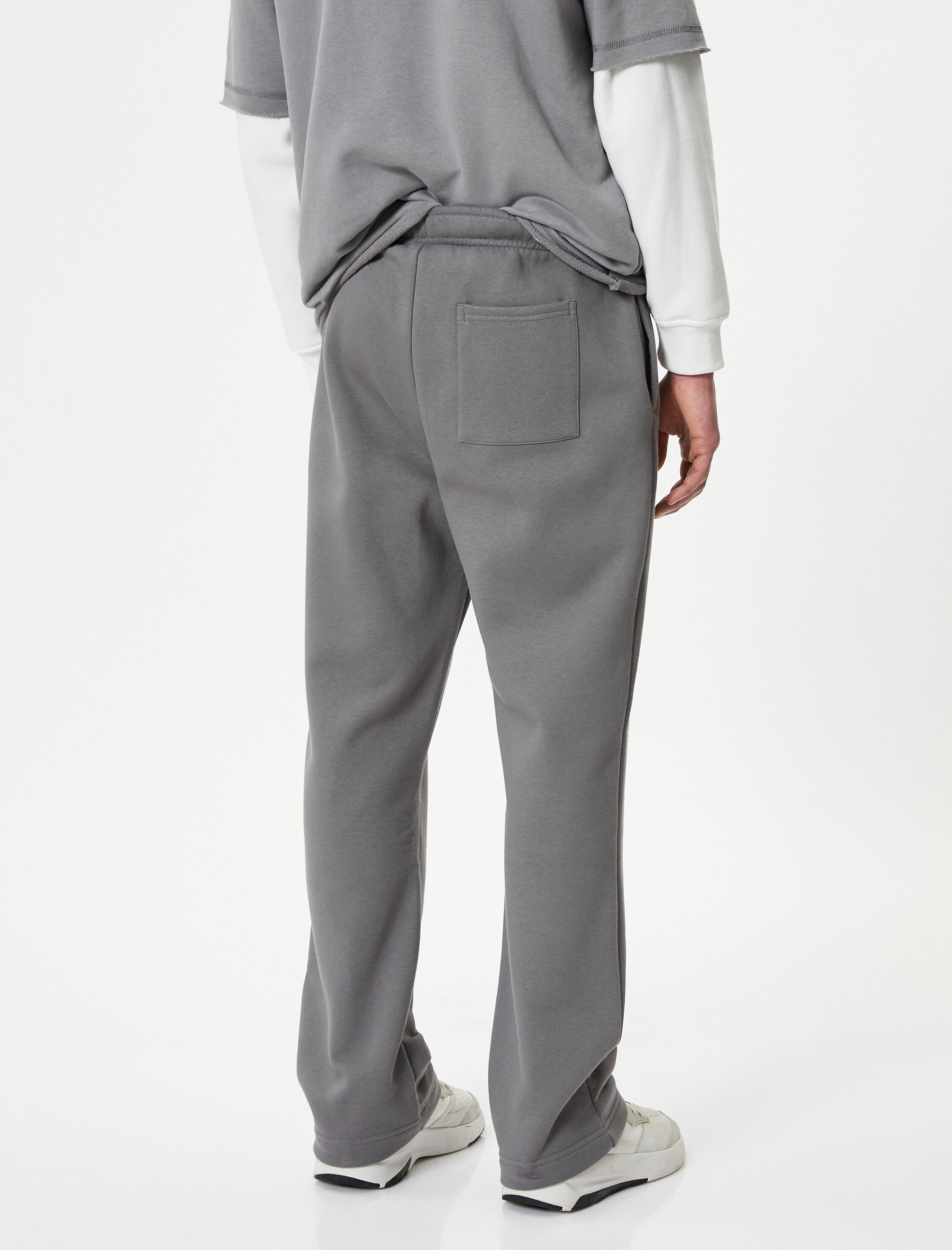 Eşofman Altı Boru Paça Beli Lastikli Cep Detaylı İşlemeli Şardonlu