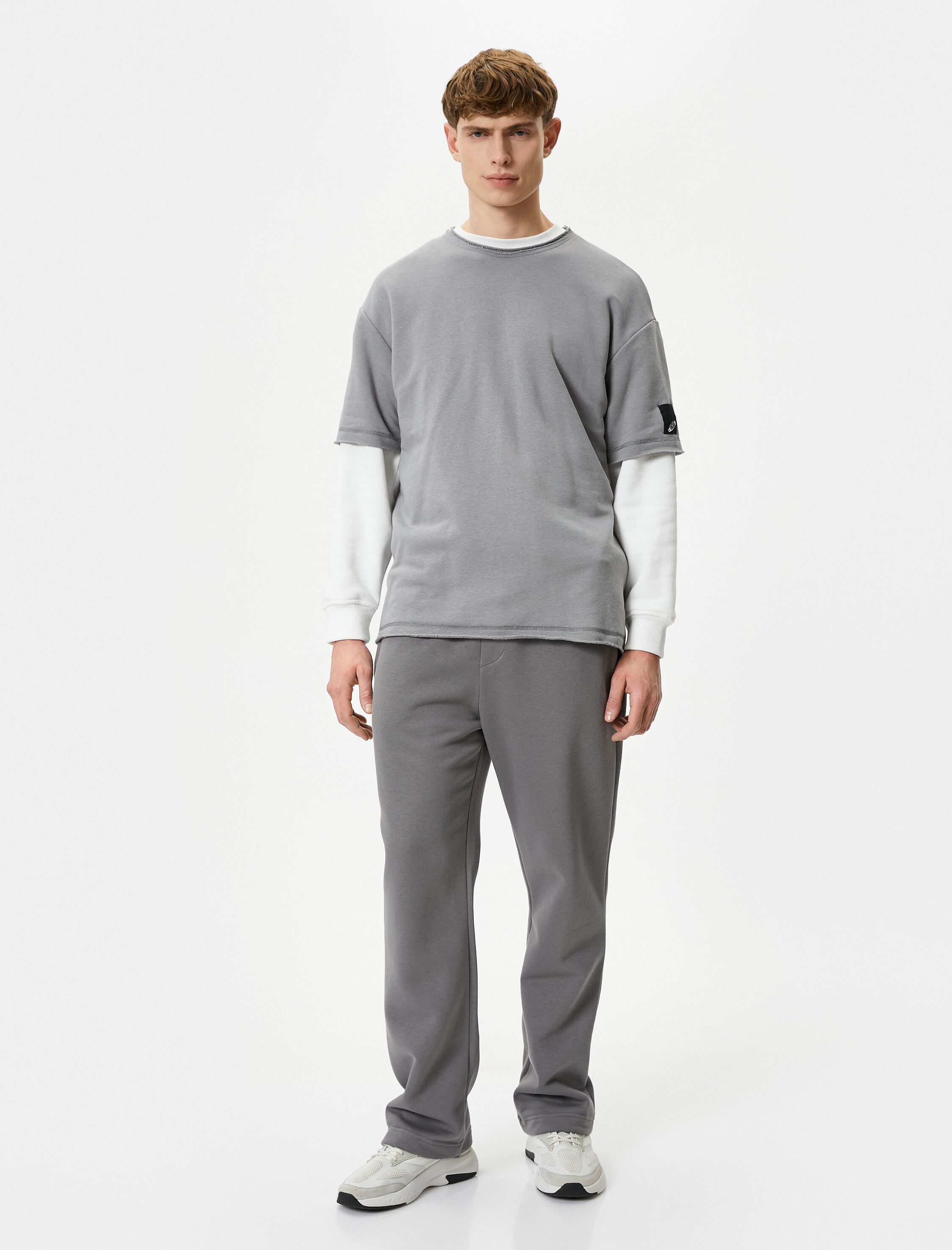 Eşofman Altı Boru Paça Beli Lastikli Cep Detaylı İşlemeli Şardonlu