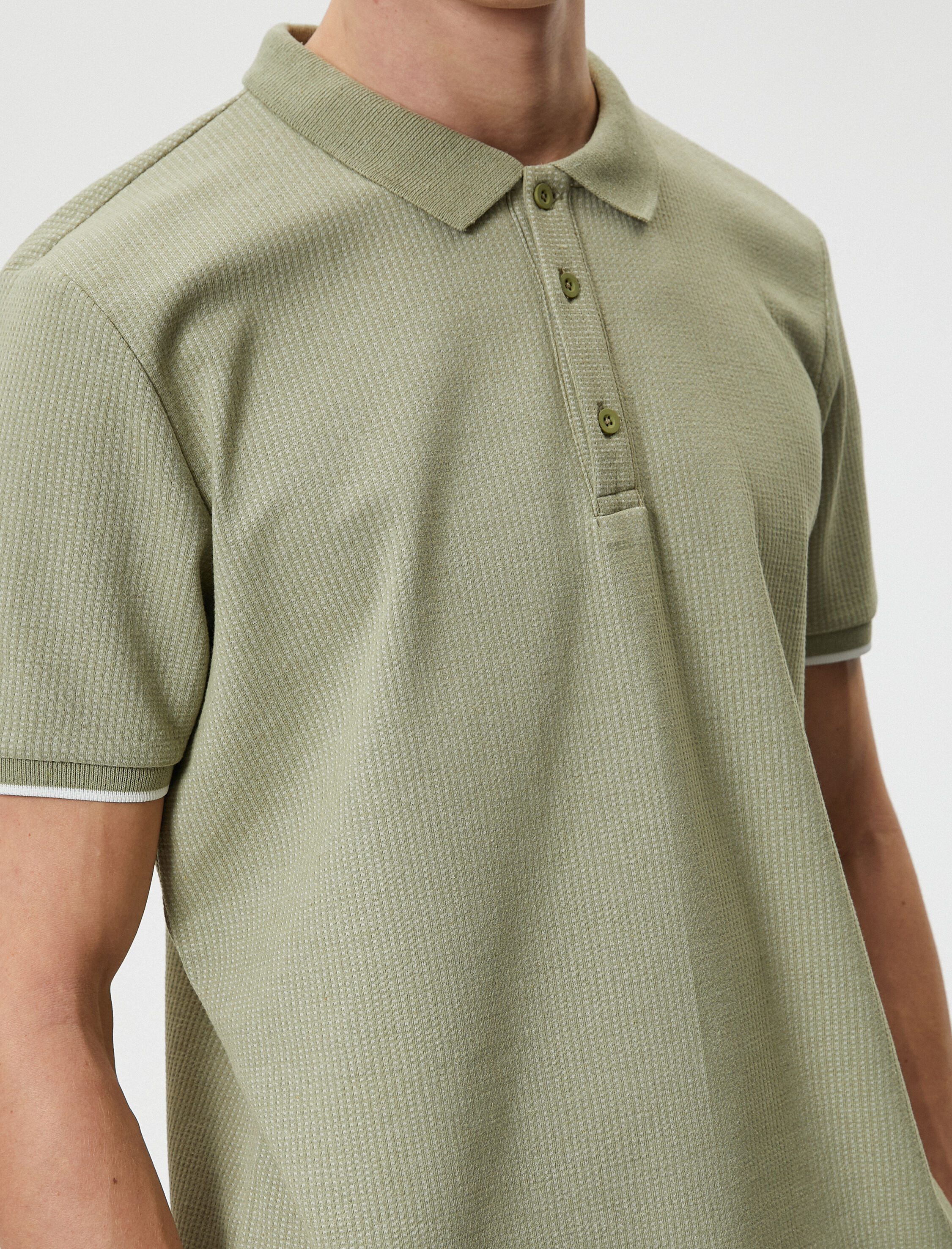   Yakalı Tişört Düğmeli Dokulu Kısa Kollu Biyeli