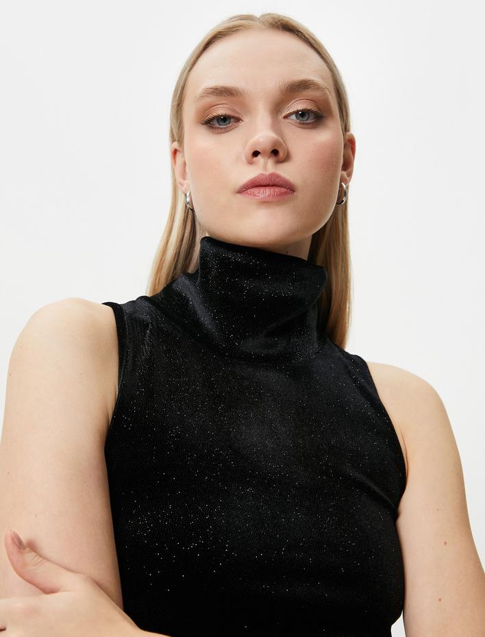  Crop Atlet Boğazlı Simli Kolsuz