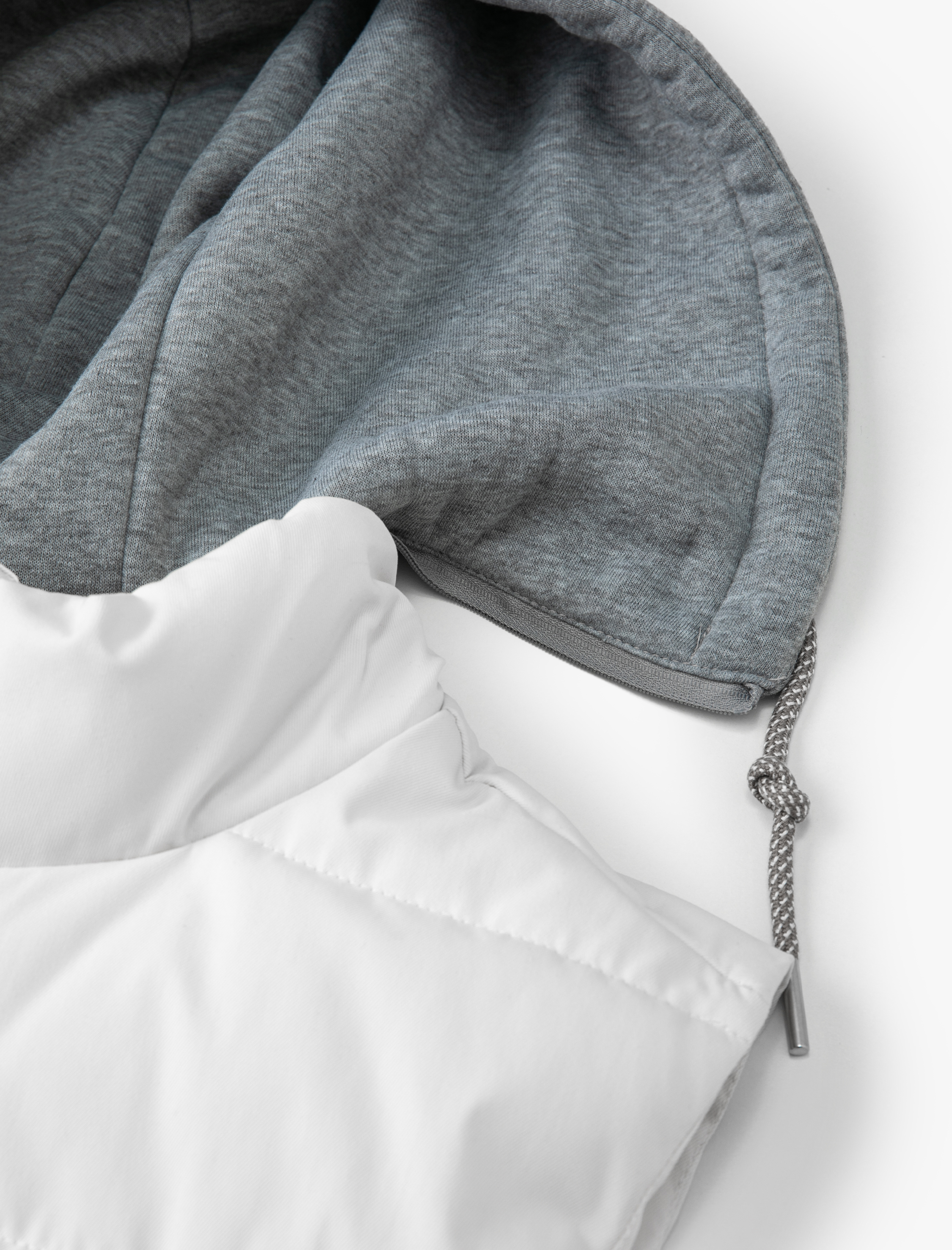 Kolsuz Mont Yelek Çıkarılabilir Kapşonlu Fermuarlı Cep Detaylı