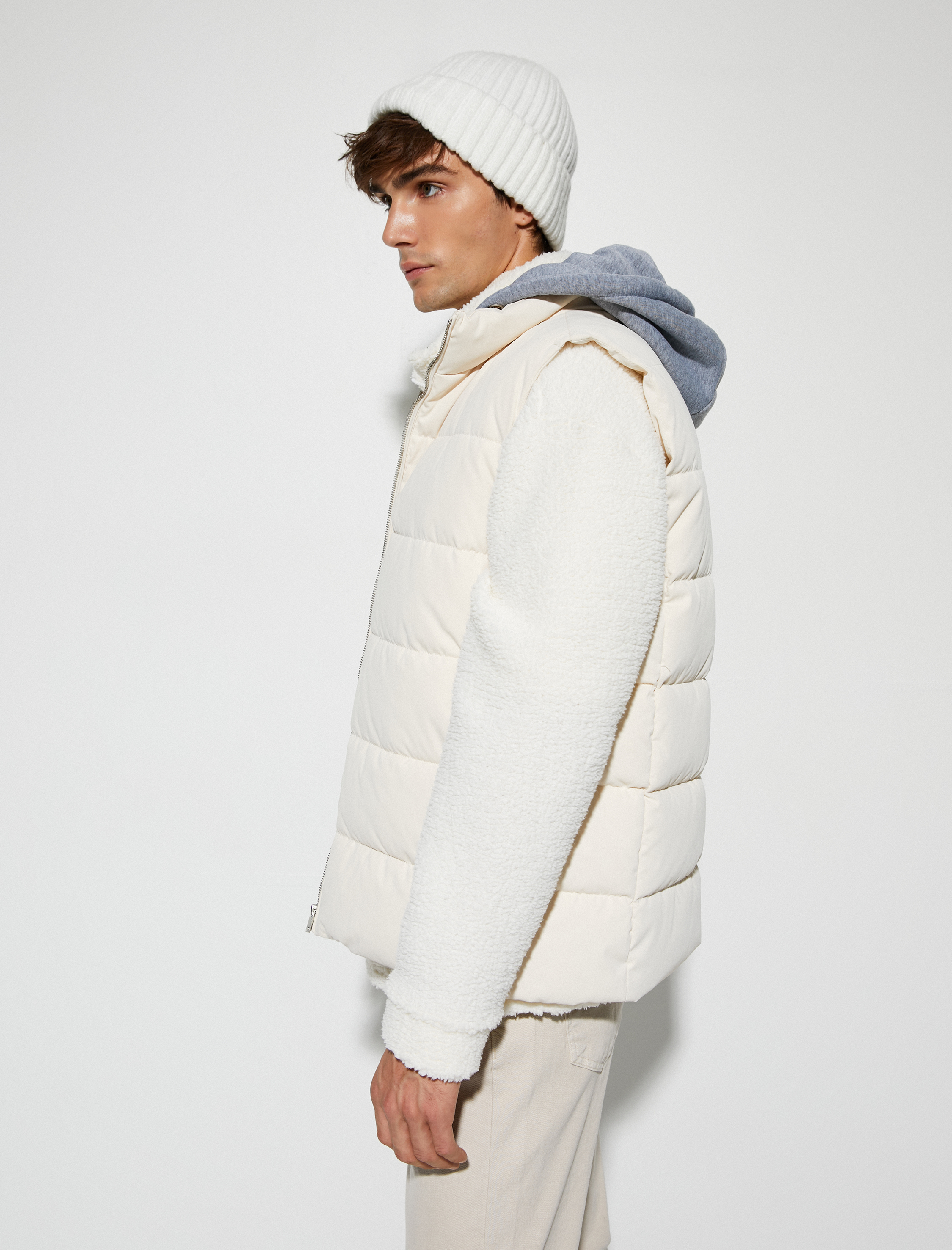 Kolsuz Mont Yelek Çıkarılabilir Kapşonlu Fermuarlı Cep Detaylı