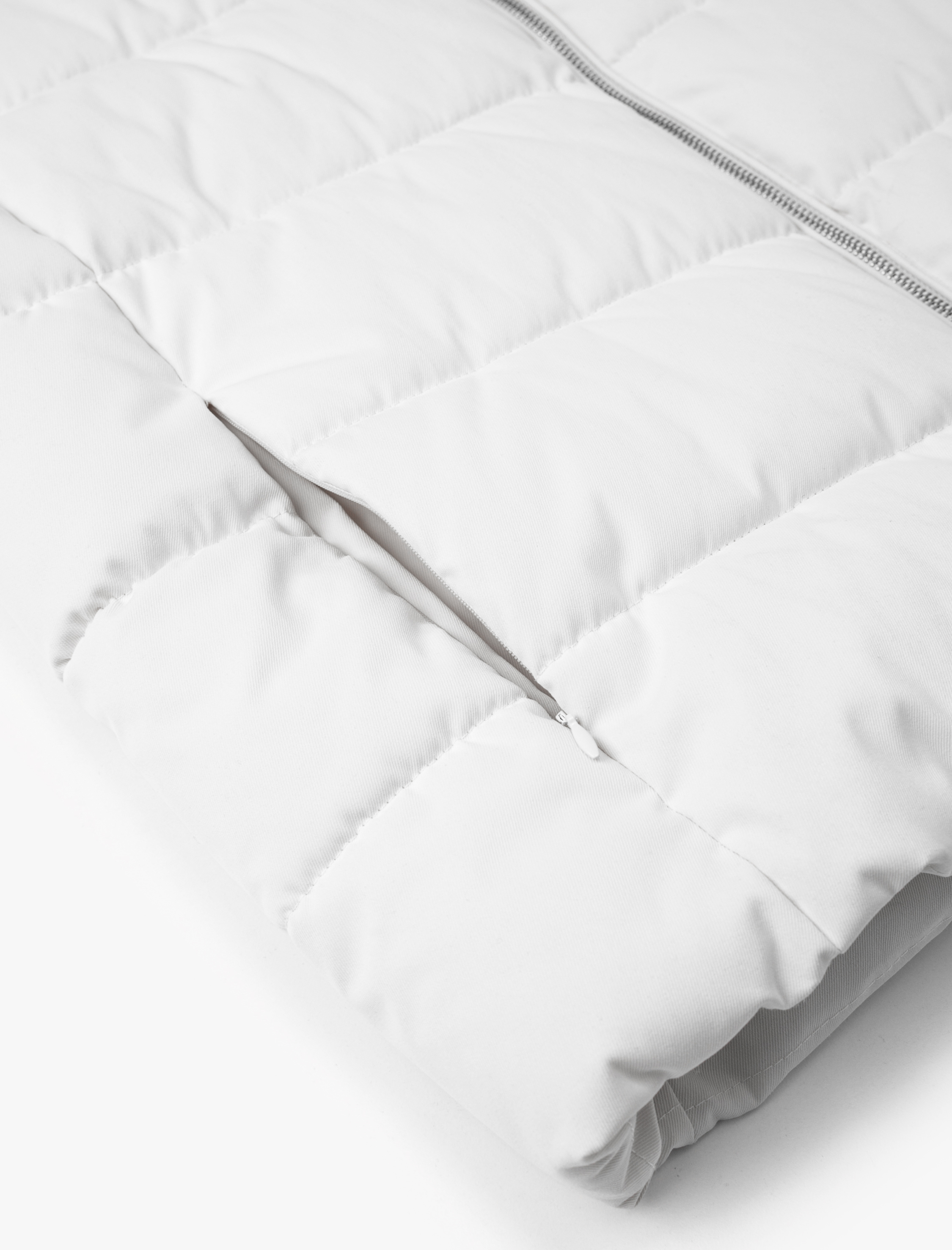 Kolsuz Mont Yelek Çıkarılabilir Kapşonlu Fermuarlı Cep Detaylı