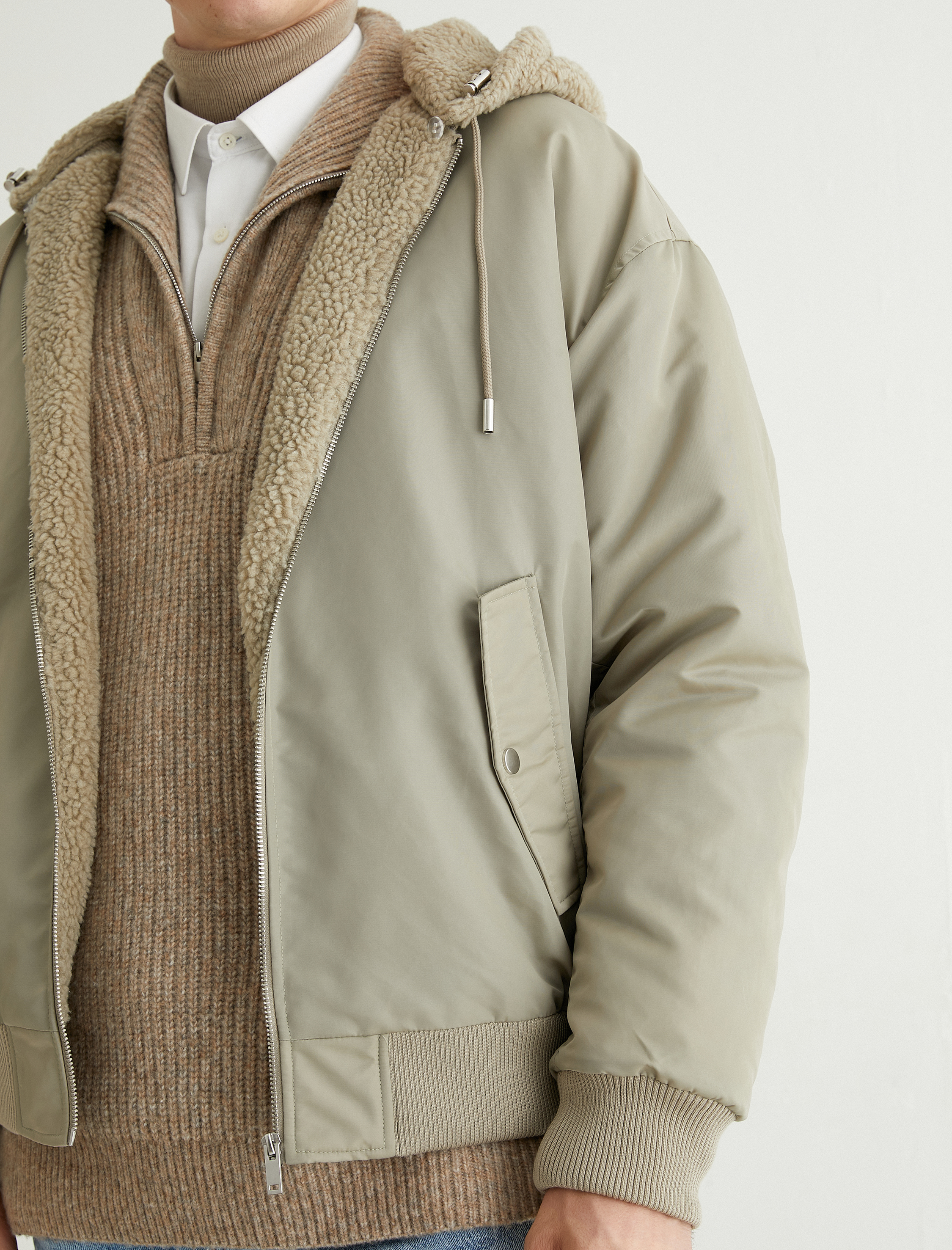   Ceket İçi Peluş Çıkarılabilir Kapşonlu Cep Detaylı