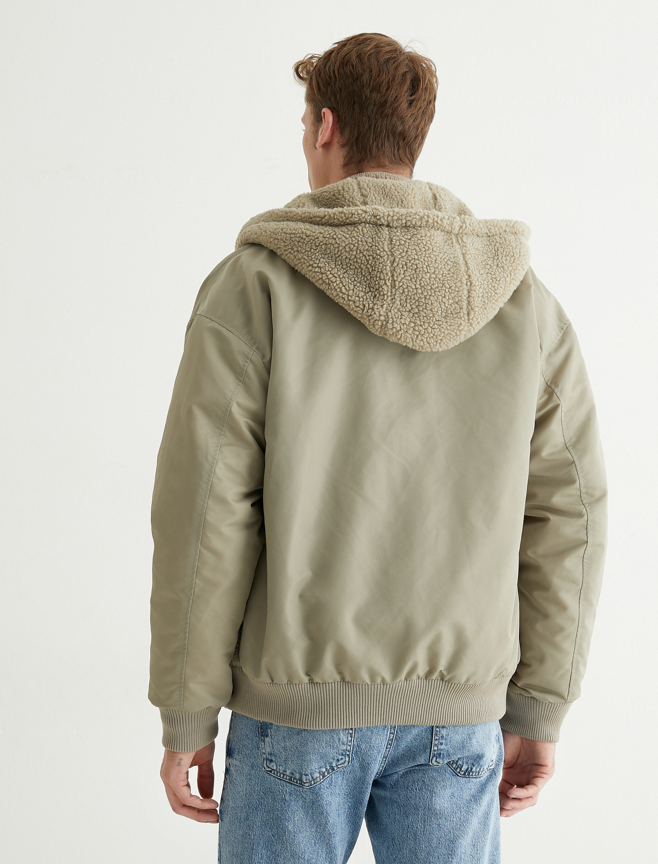   Ceket İçi Peluş Çıkarılabilir Kapşonlu Cep Detaylı