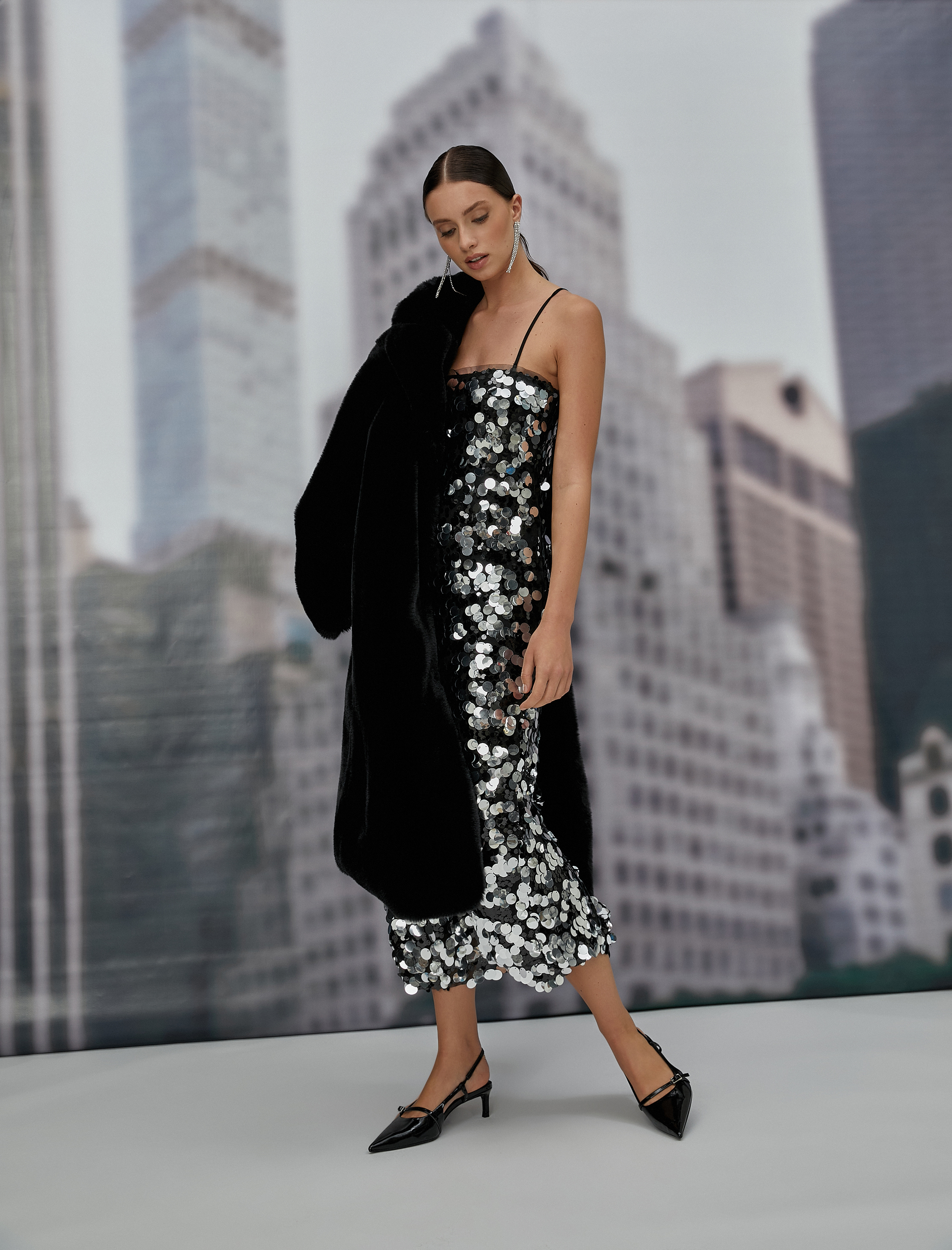   Payetli Straplez Elbise Midi Boy