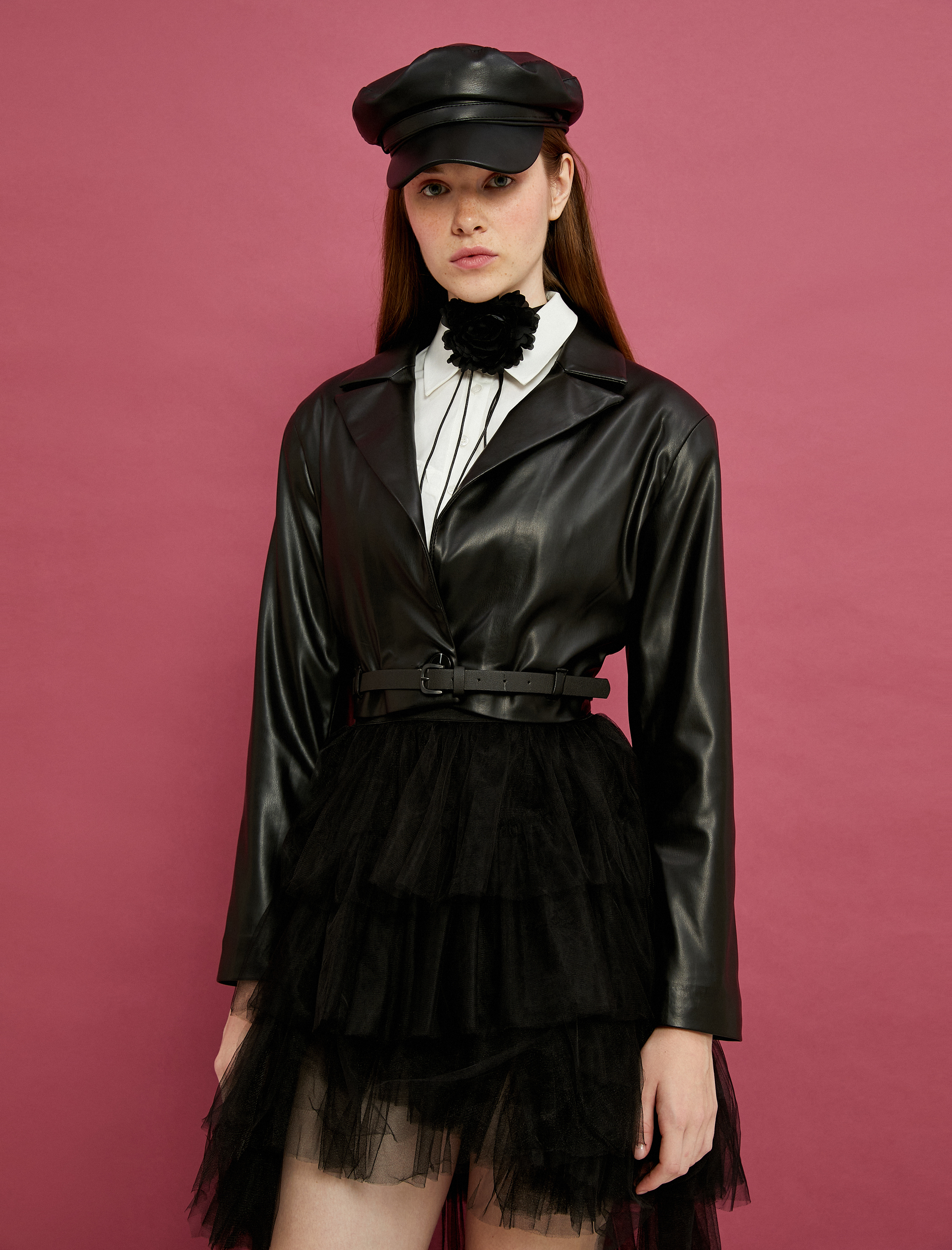   Crop Deri Görünümlü Ceket Belden Kemer Detaylı