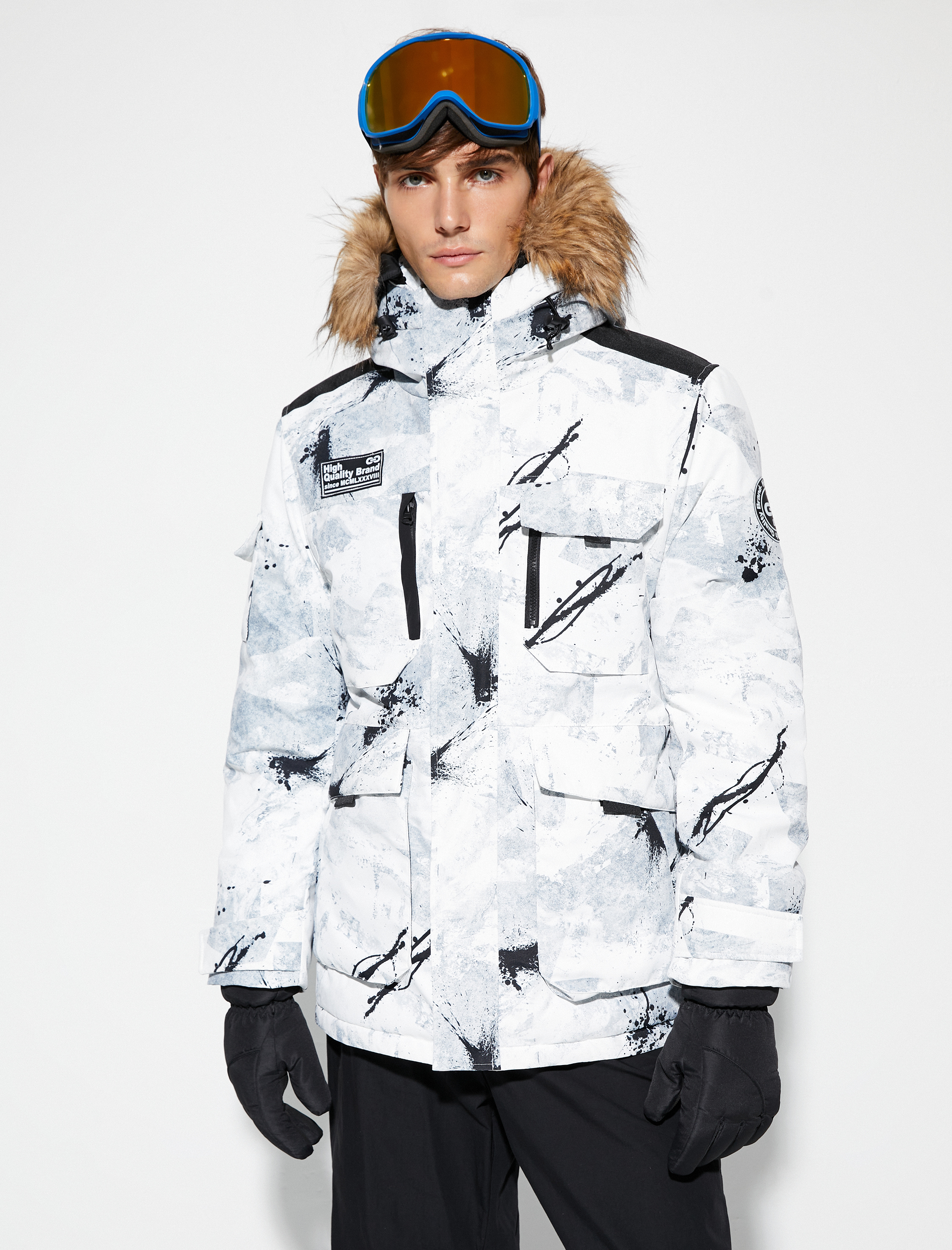   Kar Montu Kapşonlu Soyut Baskılı Suni Kürk Detaylı Fermuarlı Cepli