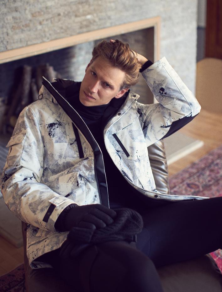  Kar Montu Kapşonlu Soyut Baskılı Suni Kürk Detaylı Fermuarlı Cepli