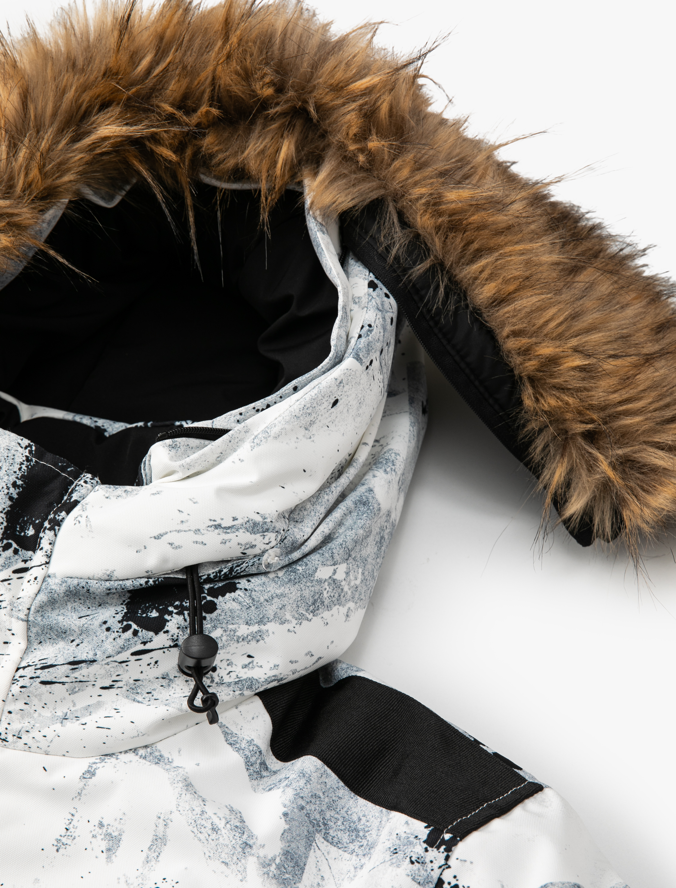   Kar Montu Kapşonlu Soyut Baskılı Suni Kürk Detaylı Fermuarlı Cepli