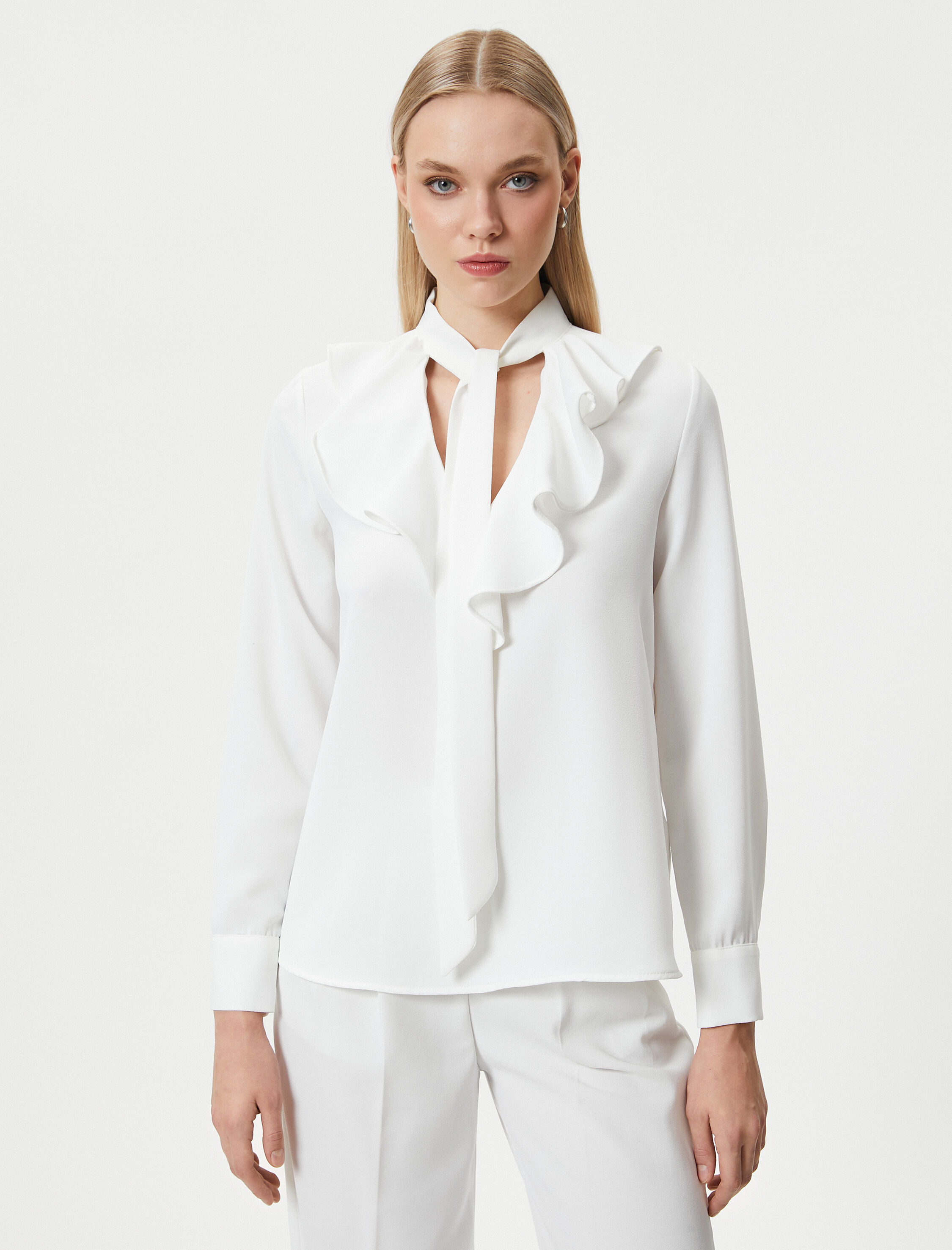 Fular Yaka Bluz Uzun Kollu Fırfırlı V Yaka