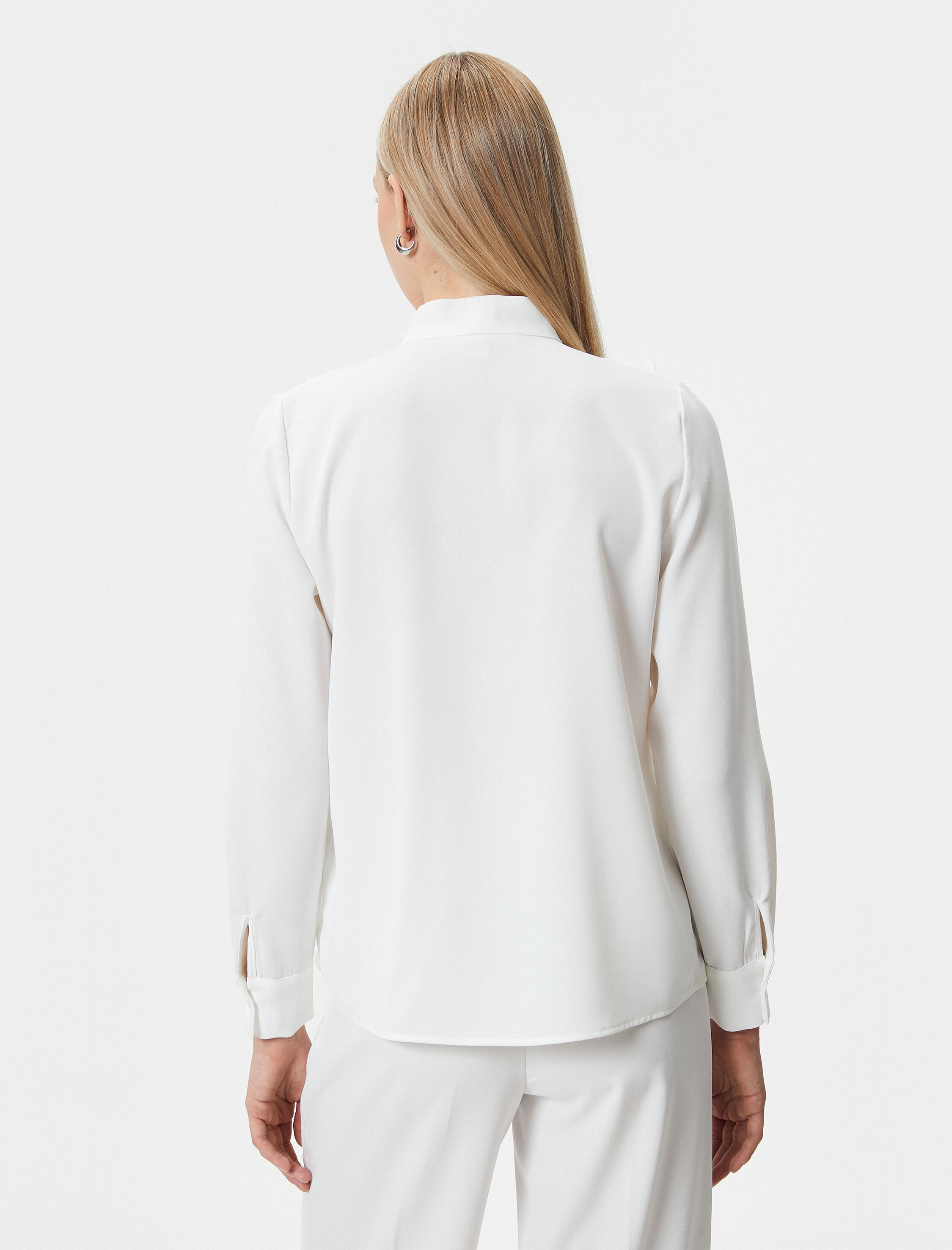 Fular Yaka Bluz Uzun Kollu Fırfırlı V Yaka