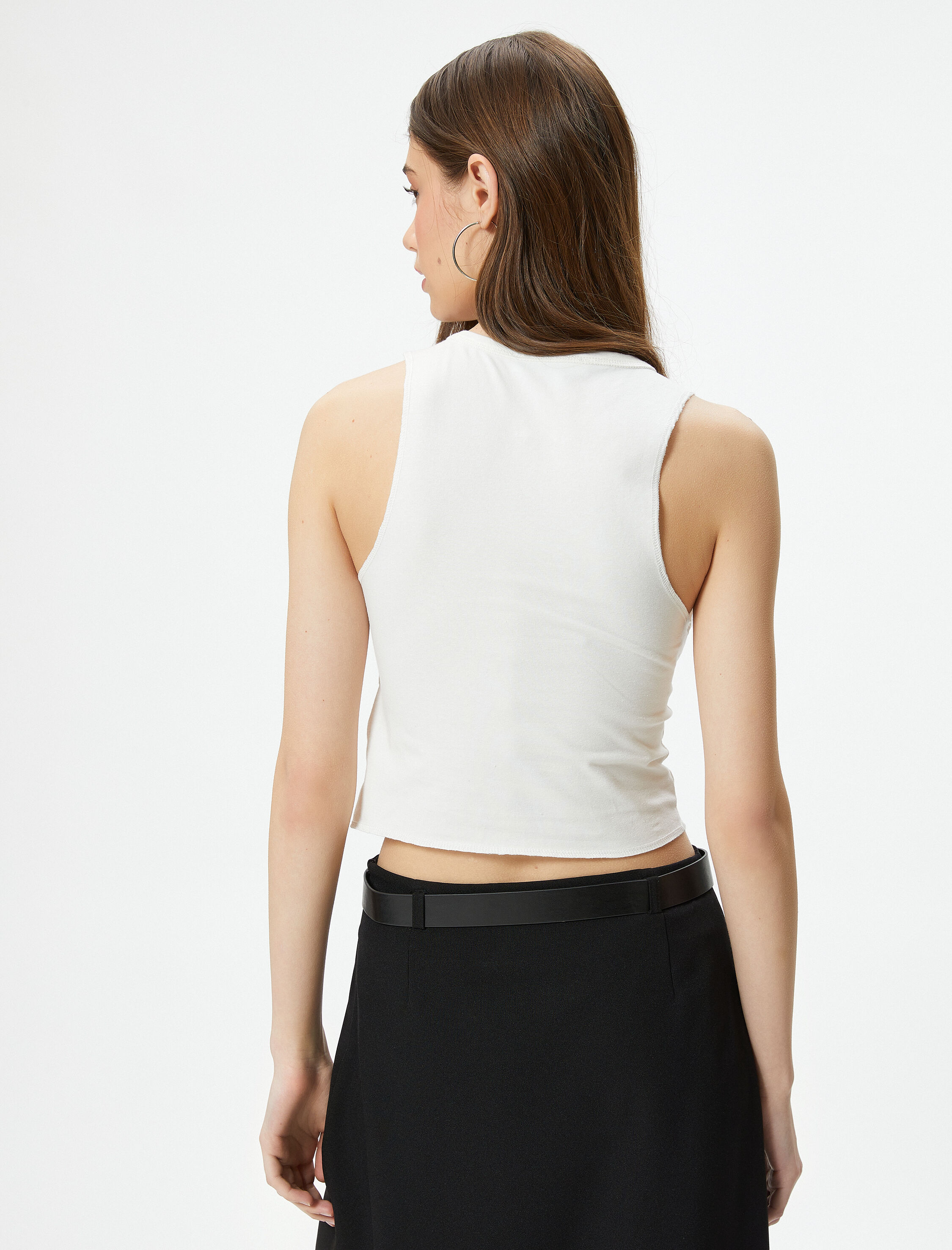   Kolsuz Crop Tişört Kartal Baskılı Önden Asimetrik Kesim Slim Fit Pamuklu