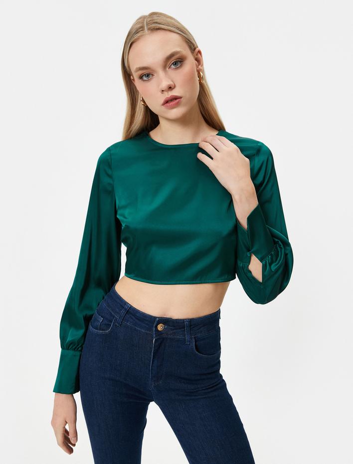  Melis Ağazat X Koton - Crop Sırt Dekolteli Saten Bluz