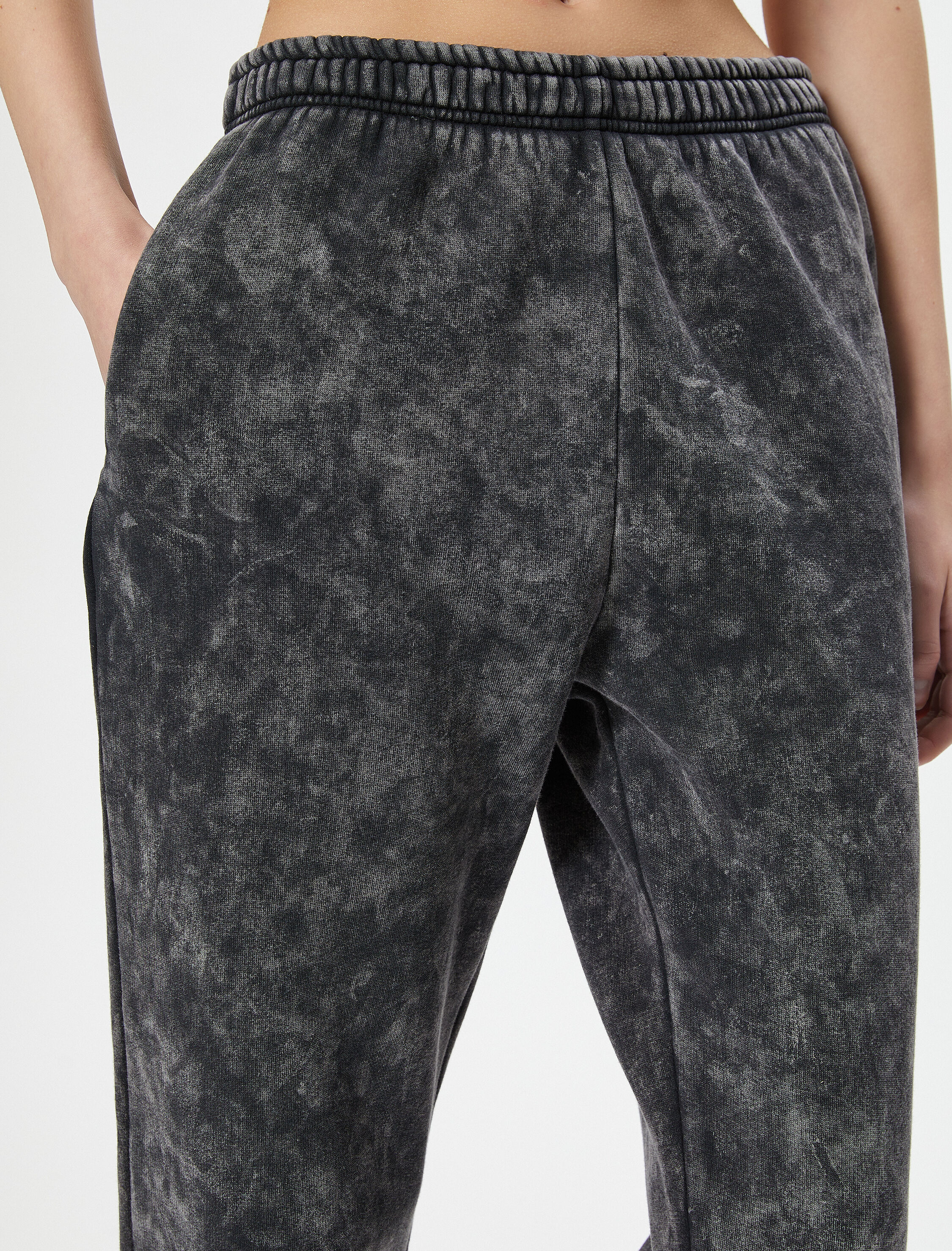   Jogger Eşofman Altı Soluk Efektli Batik Desenli Cepli Şardonlu Rahat Kalıp