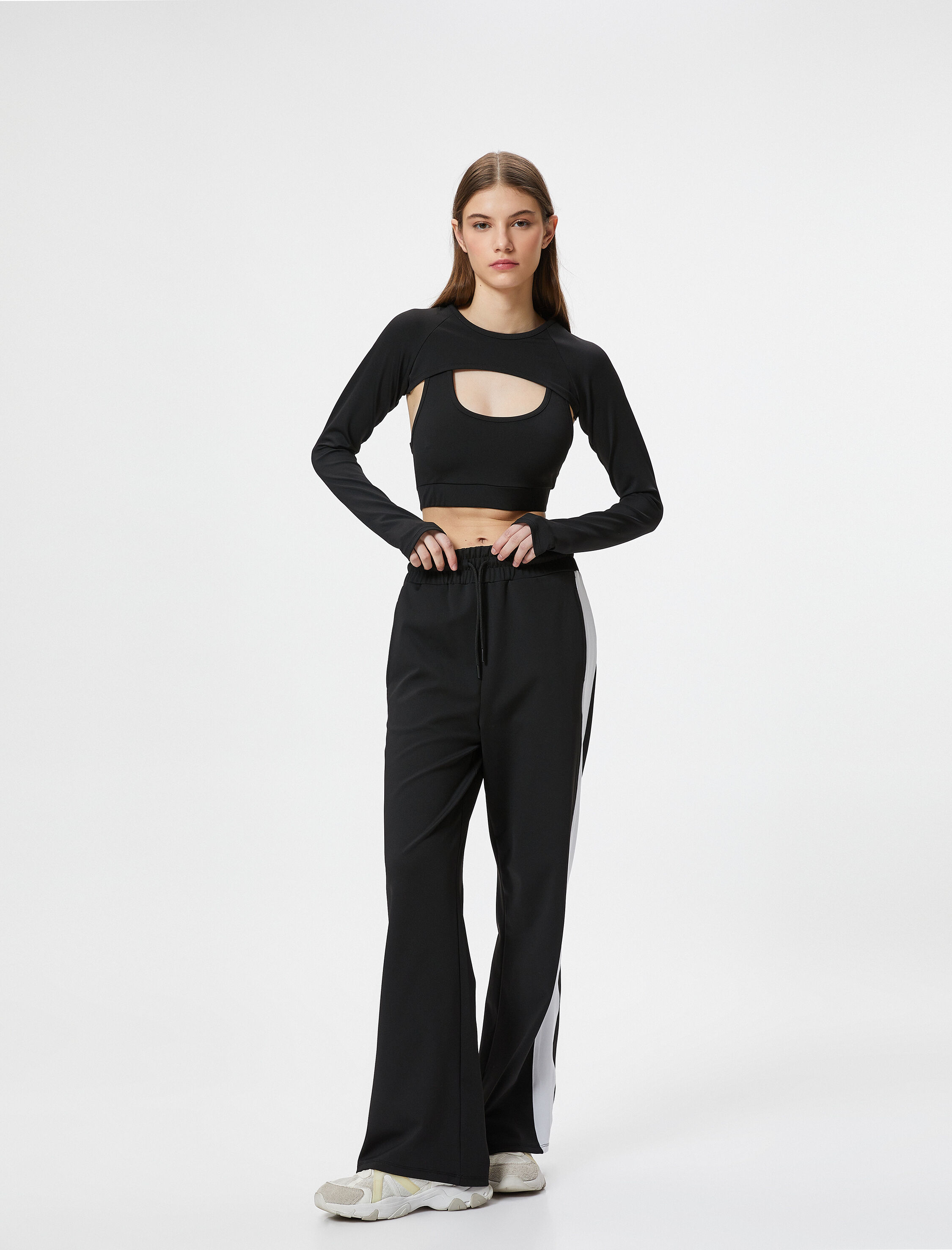   Geniş İspanyol Paça Spor Eşofman Altı Yandan Şerit Detaylı Beli Bağlamalı Cepli