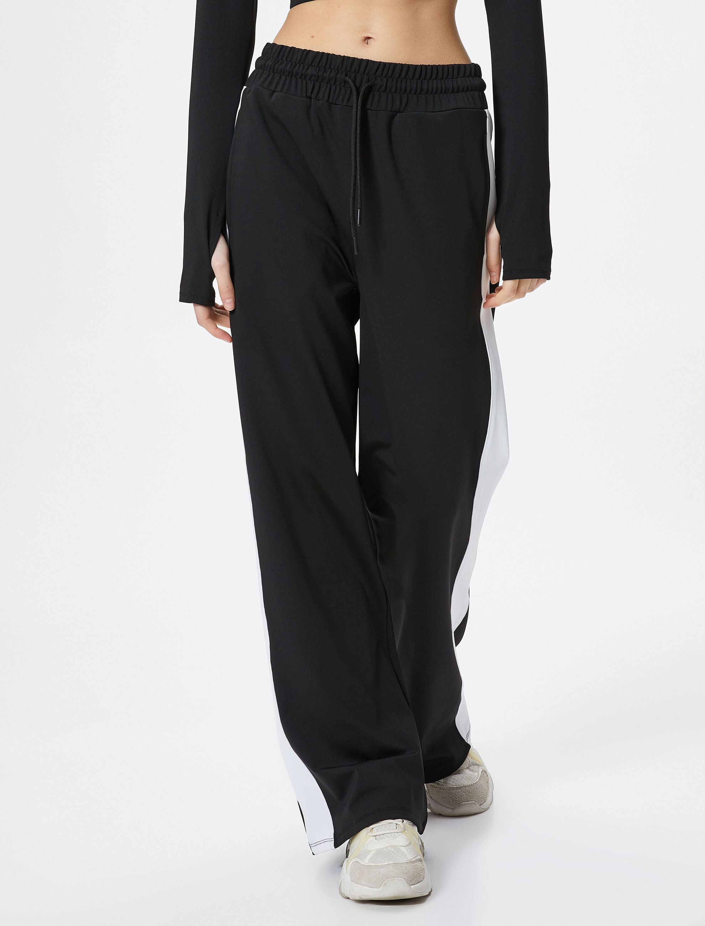   Geniş İspanyol Paça Spor Eşofman Altı Yandan Şerit Detaylı Beli Bağlamalı Cepli