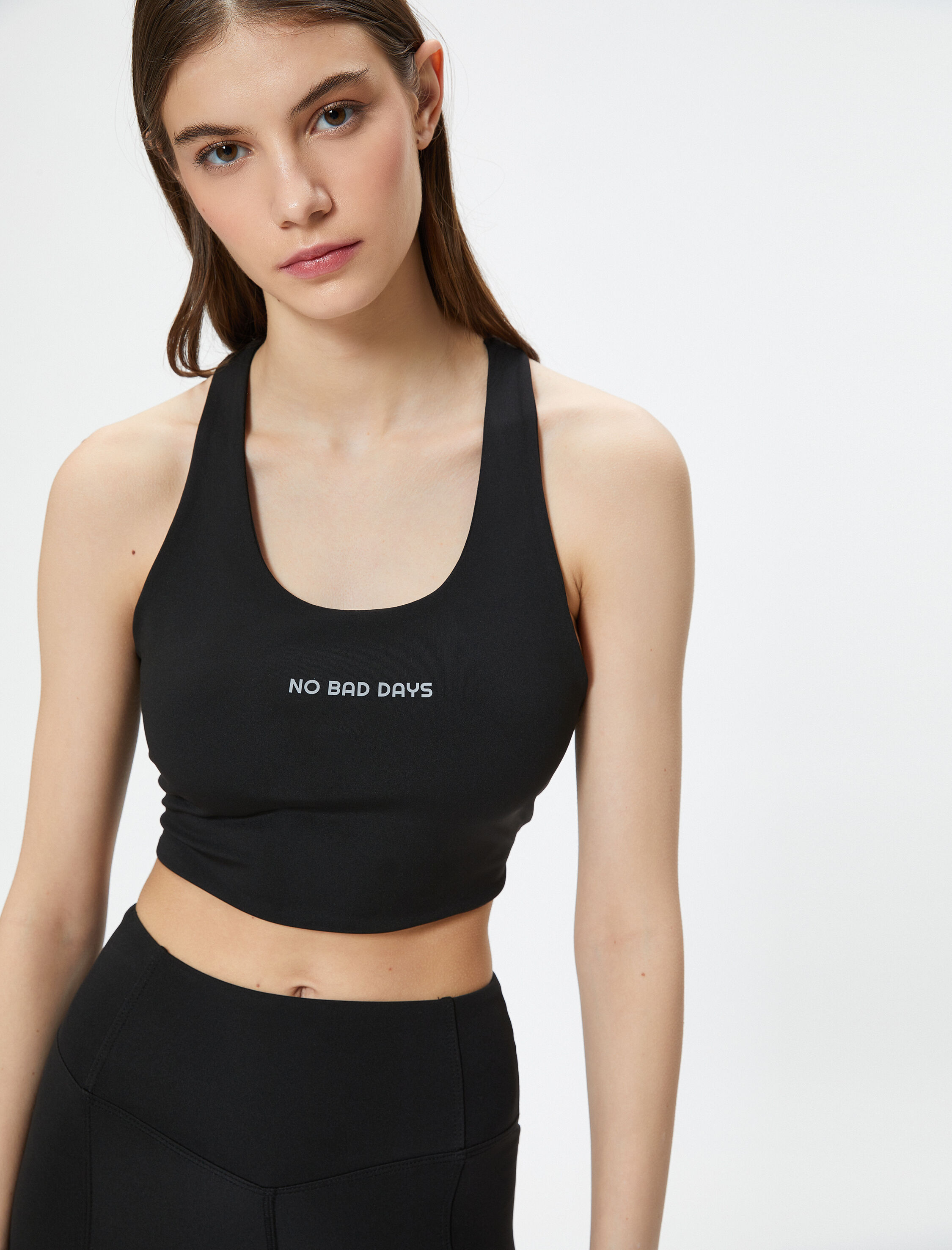   Sporcu Sütyeni Kaplı Baskılı Arkası Pencere Detaylı U Yaka Dar Kalıp