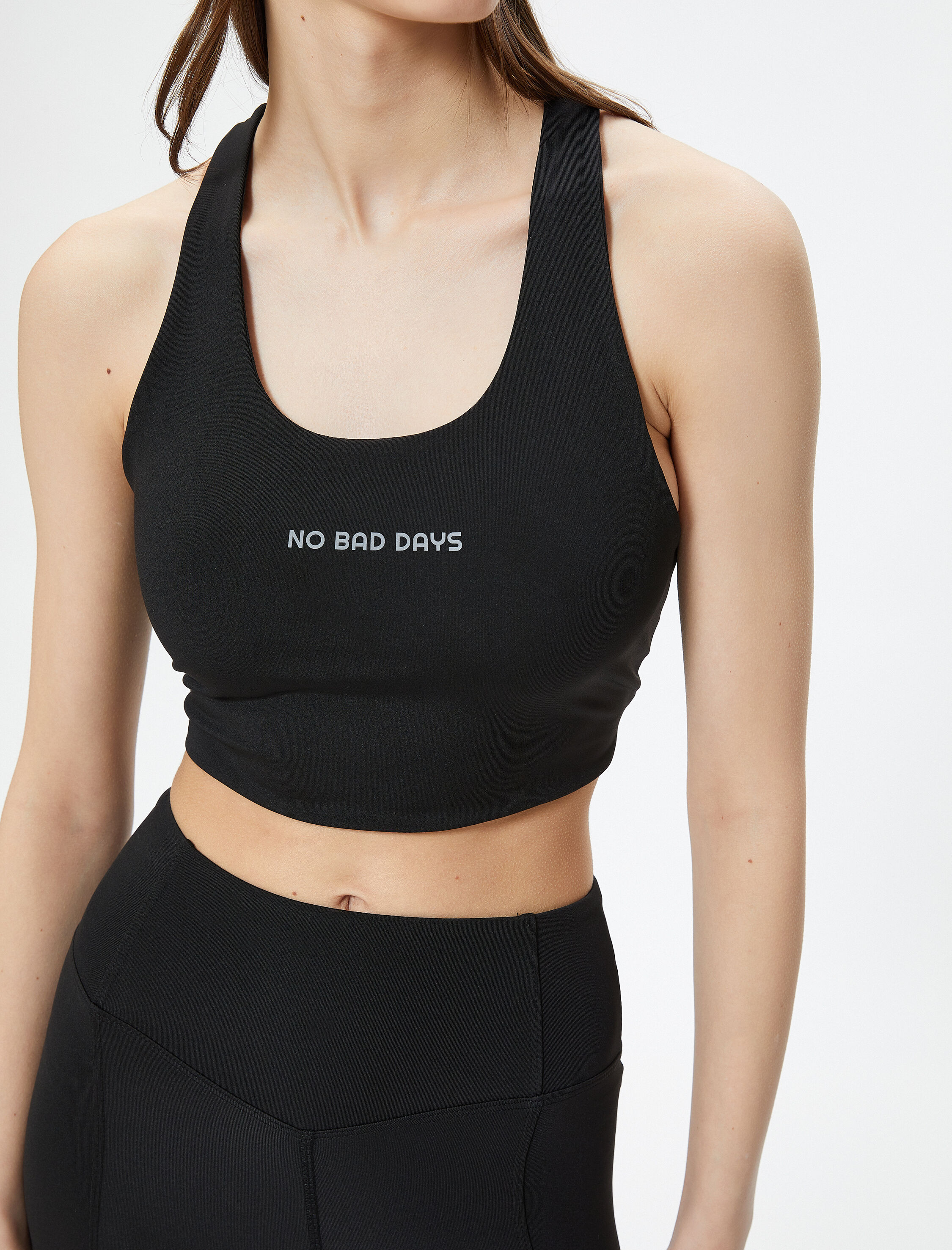   Sporcu Sütyeni Kaplı Baskılı Arkası Pencere Detaylı U Yaka Dar Kalıp