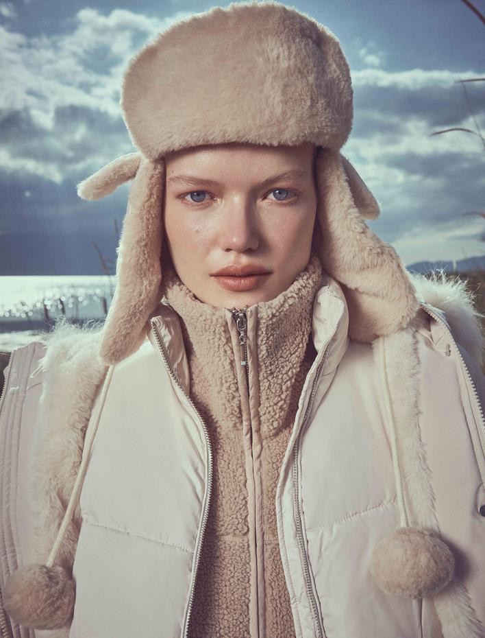 Kadın Pilot Şapka Peluş Ponpon Detaylı