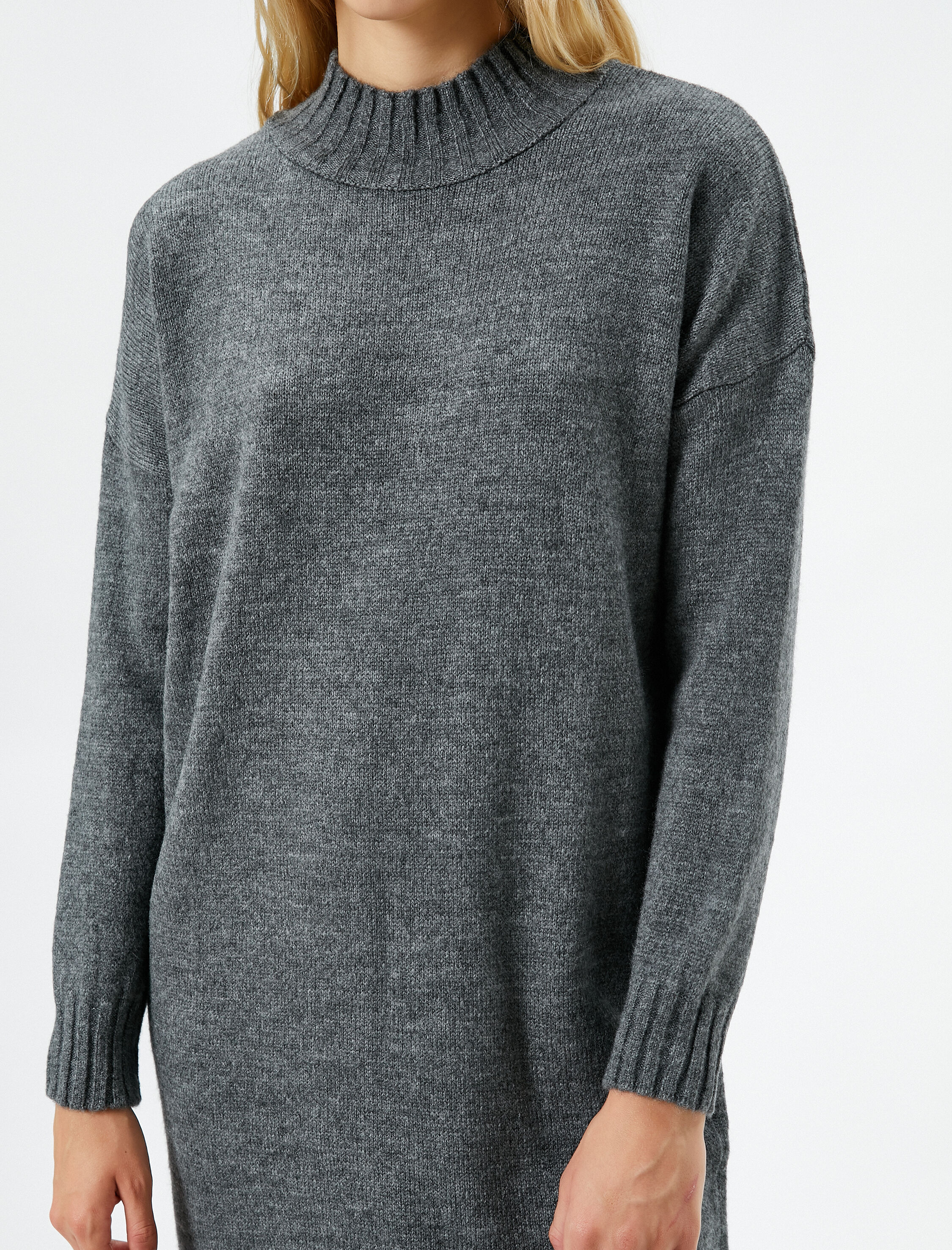   Triko Elbise Dik Yaka Uzun Kollu