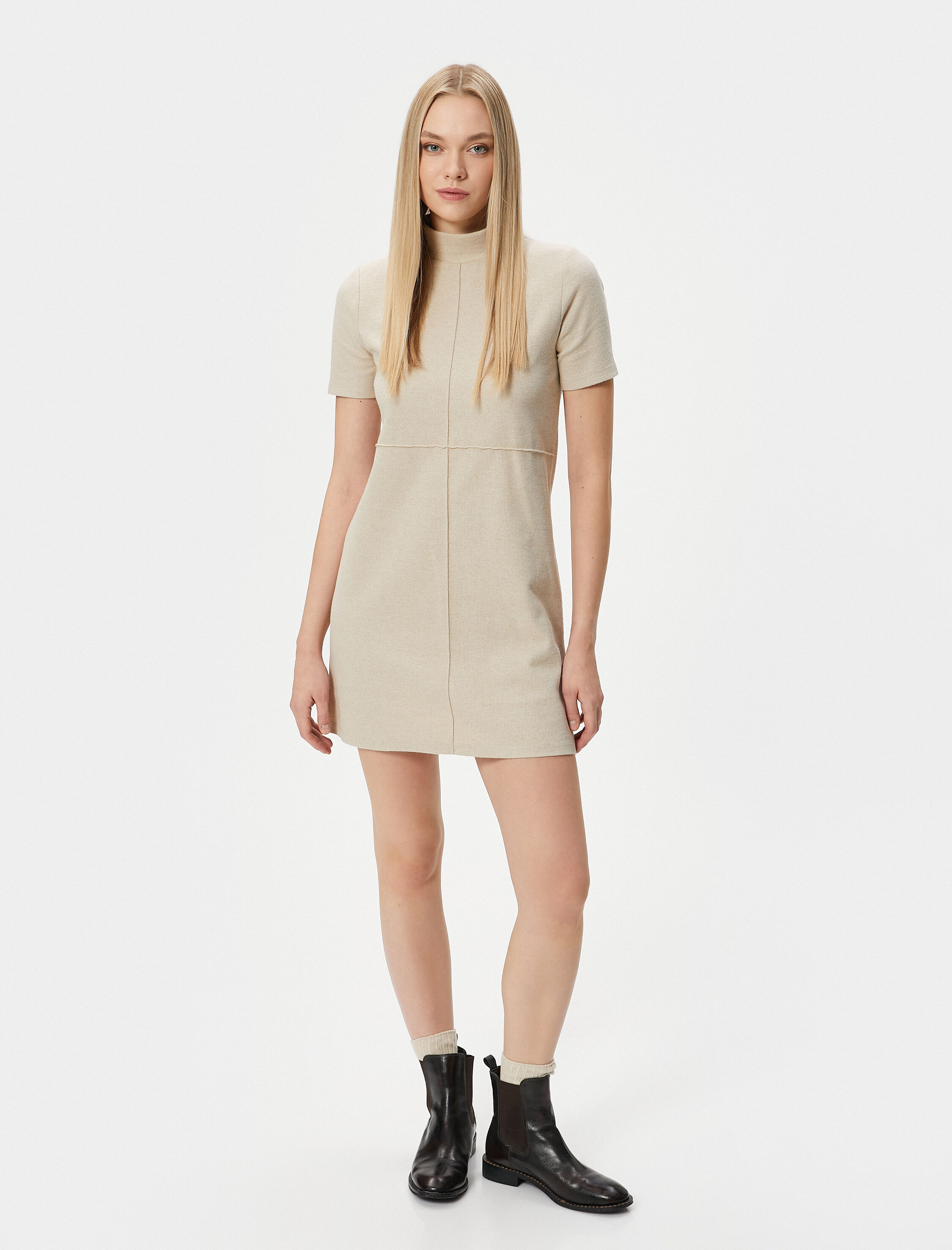   Mini Triko Elbise Dik Yaka Kısa Kollu