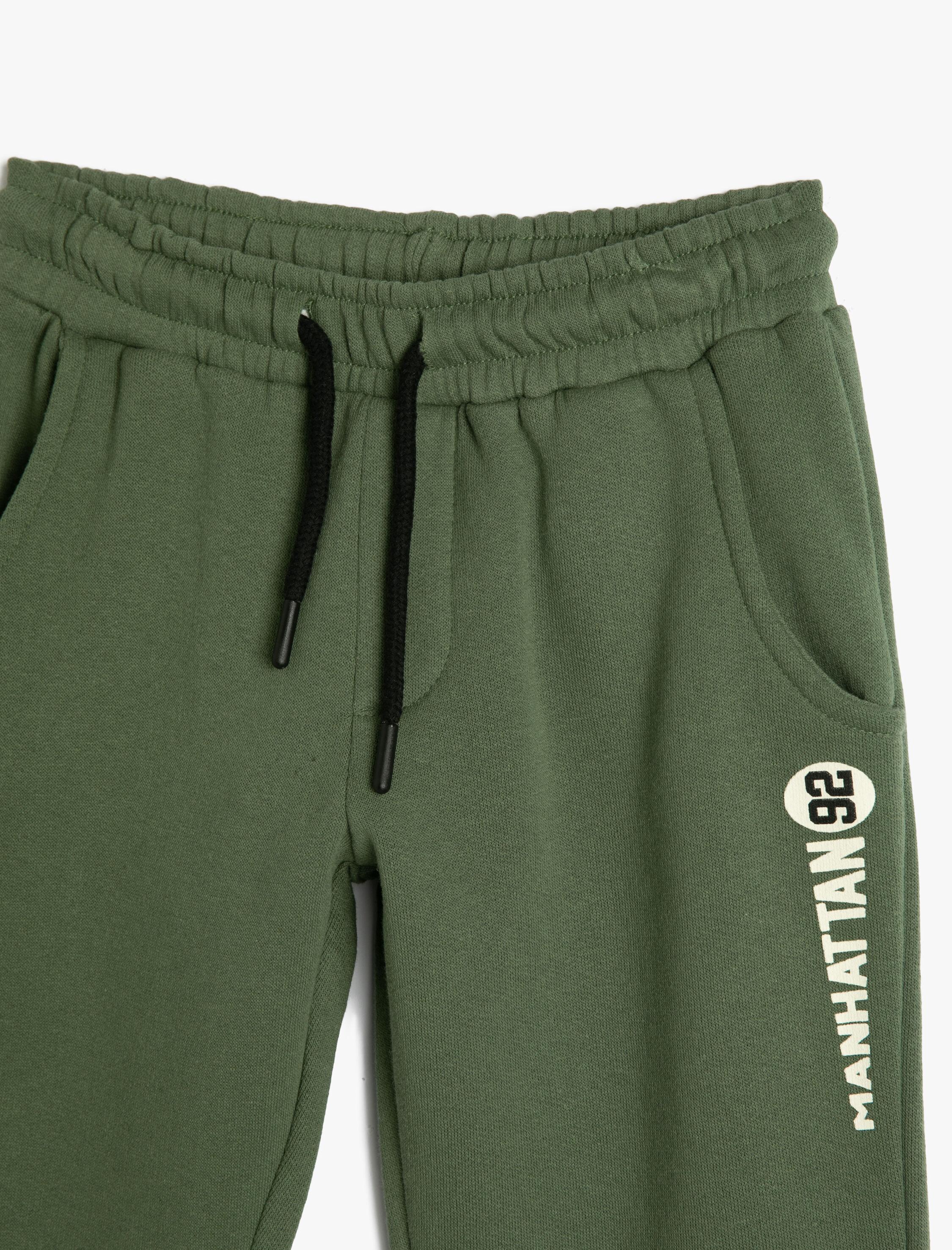  Erkek Çocuk Jogger Eşofman Altı Şardonlu Beli Bağlamalı Baskı Detaylı Pamuklu