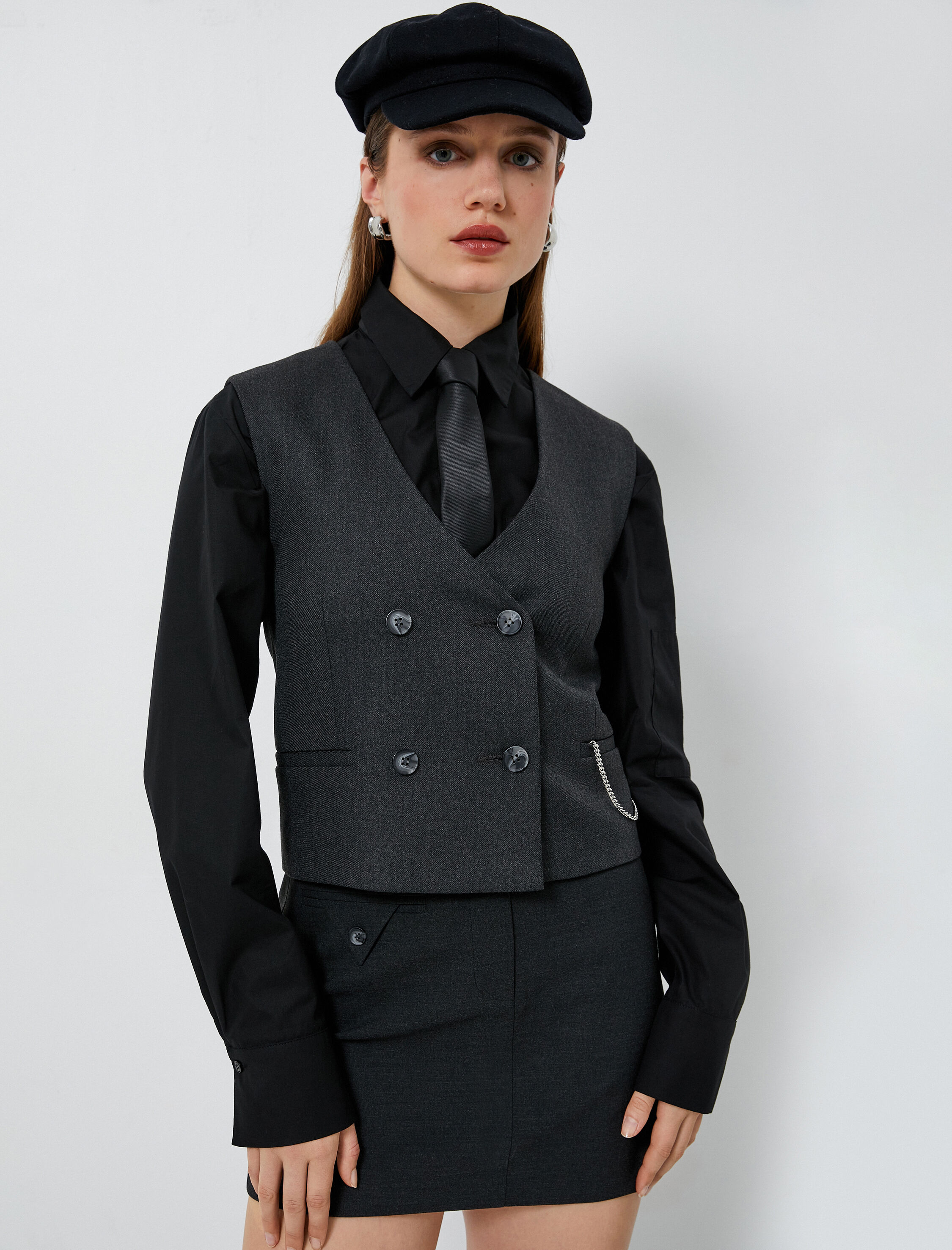   Kruvaze Yelek V Yaka Düğmeli Cepli Zincir Detaylı