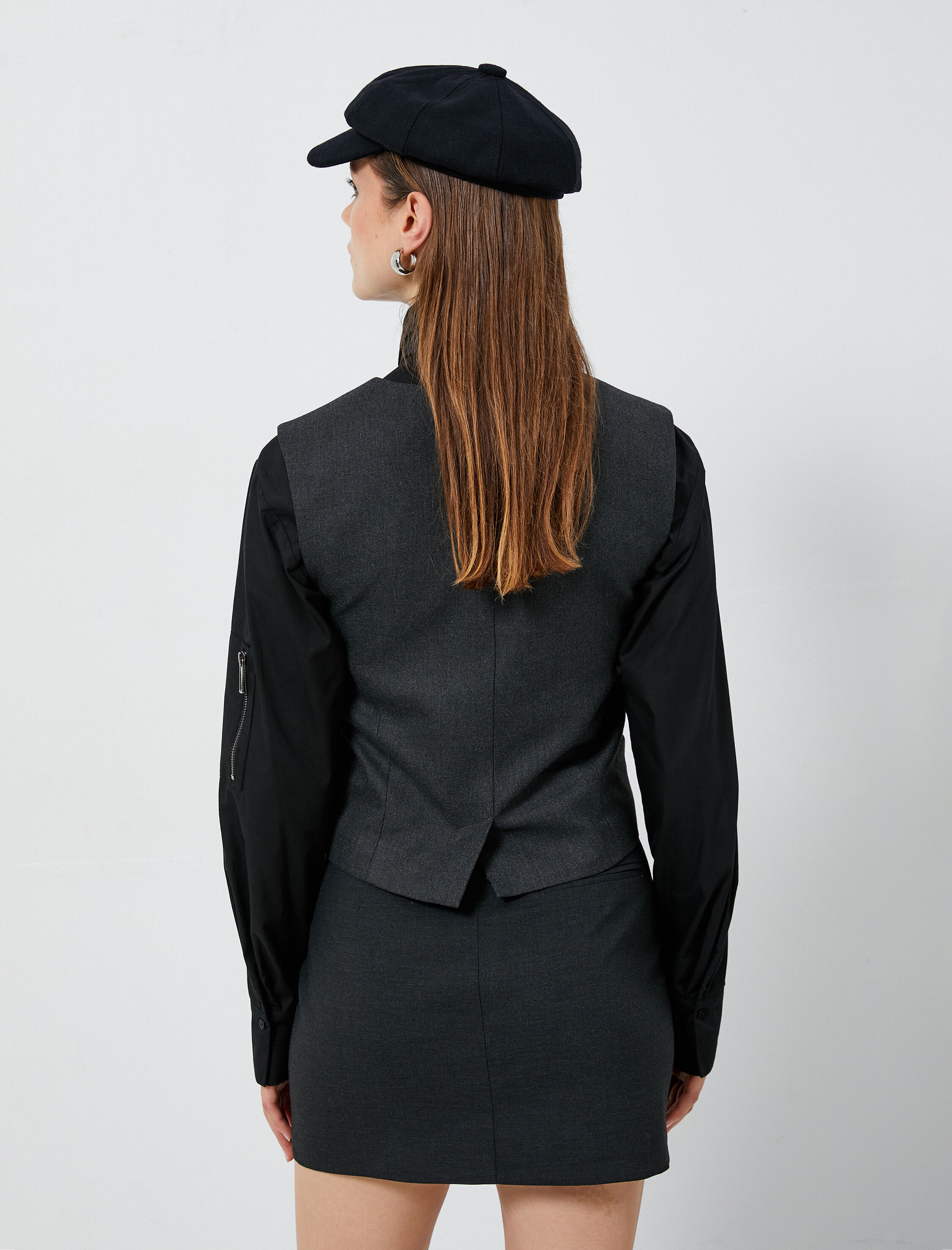   Kruvaze Yelek V Yaka Düğmeli Cepli Zincir Detaylı