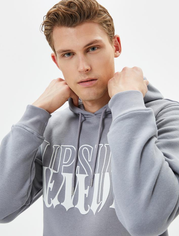  Kapşonlu Sweat Slogan Baskılı Kanguru Cep Detaylı Şardonlu