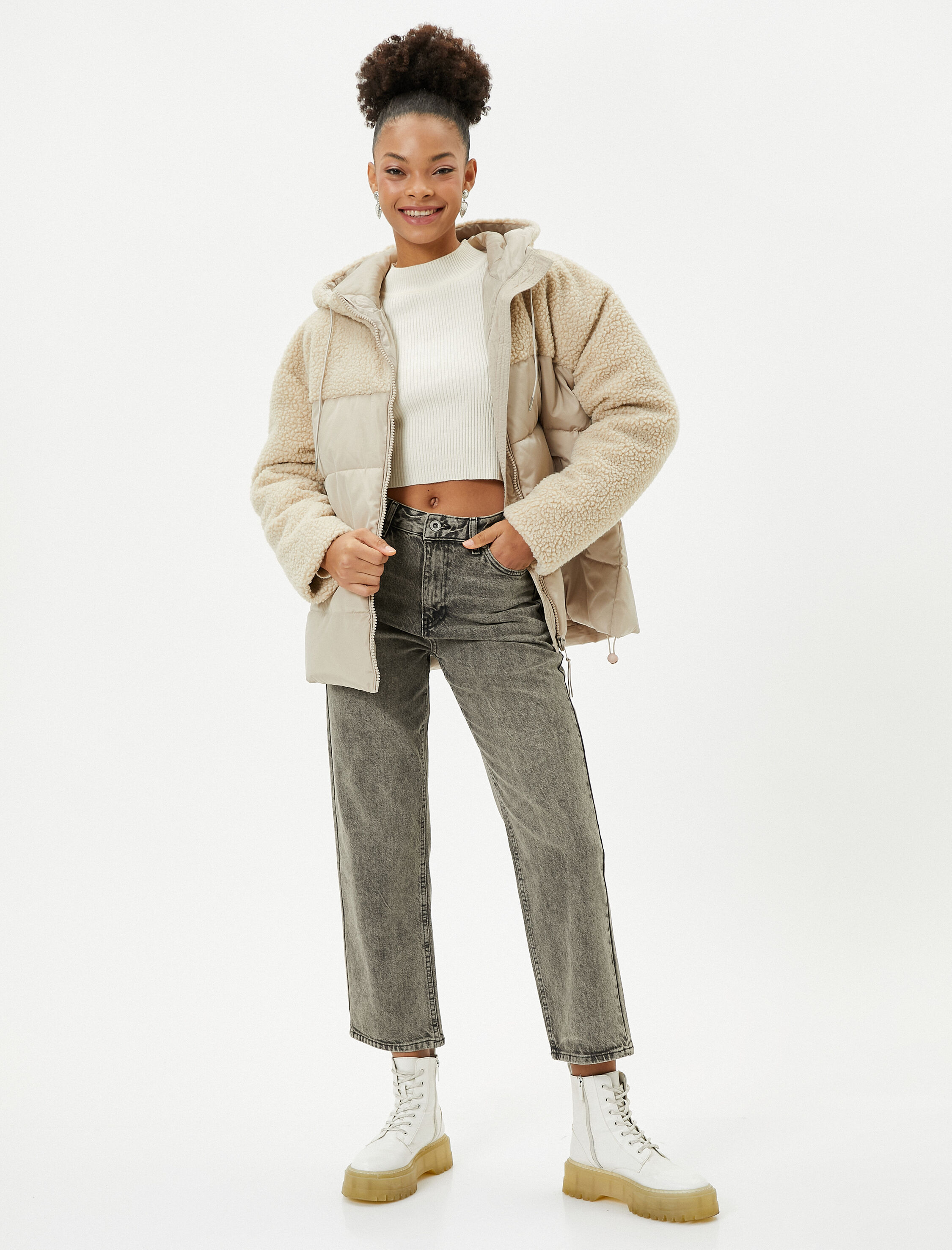   Şişme Mont Peluş Detaylı Kapşonlu Cepli