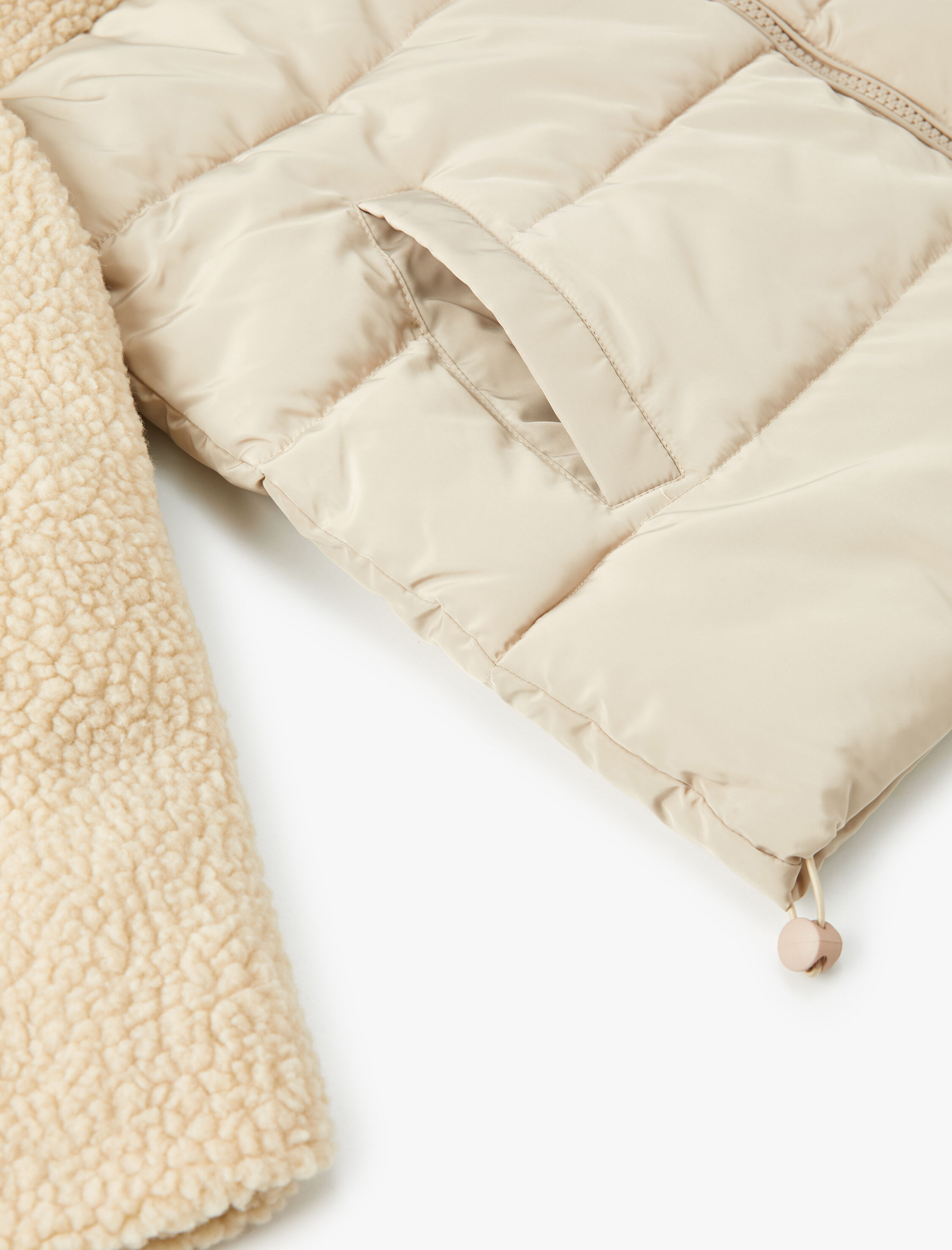   Şişme Mont Peluş Detaylı Kapşonlu Cepli