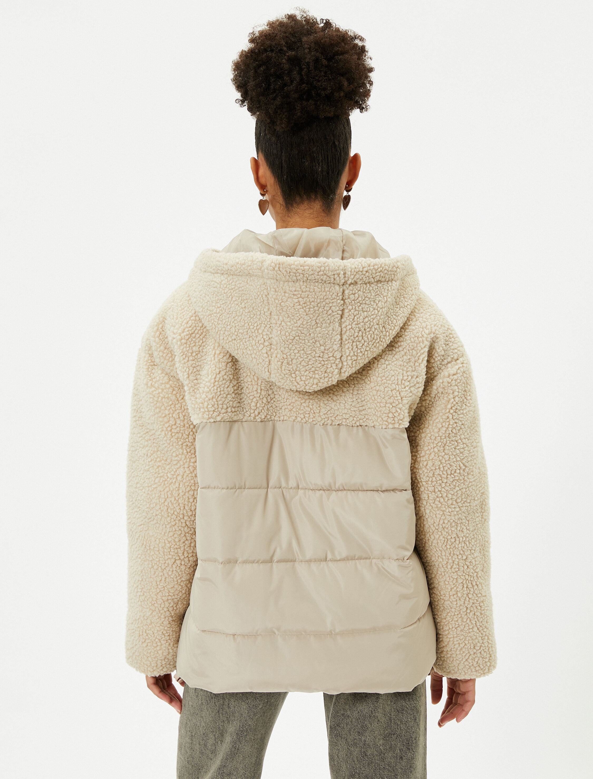   Şişme Mont Peluş Detaylı Kapşonlu Cepli