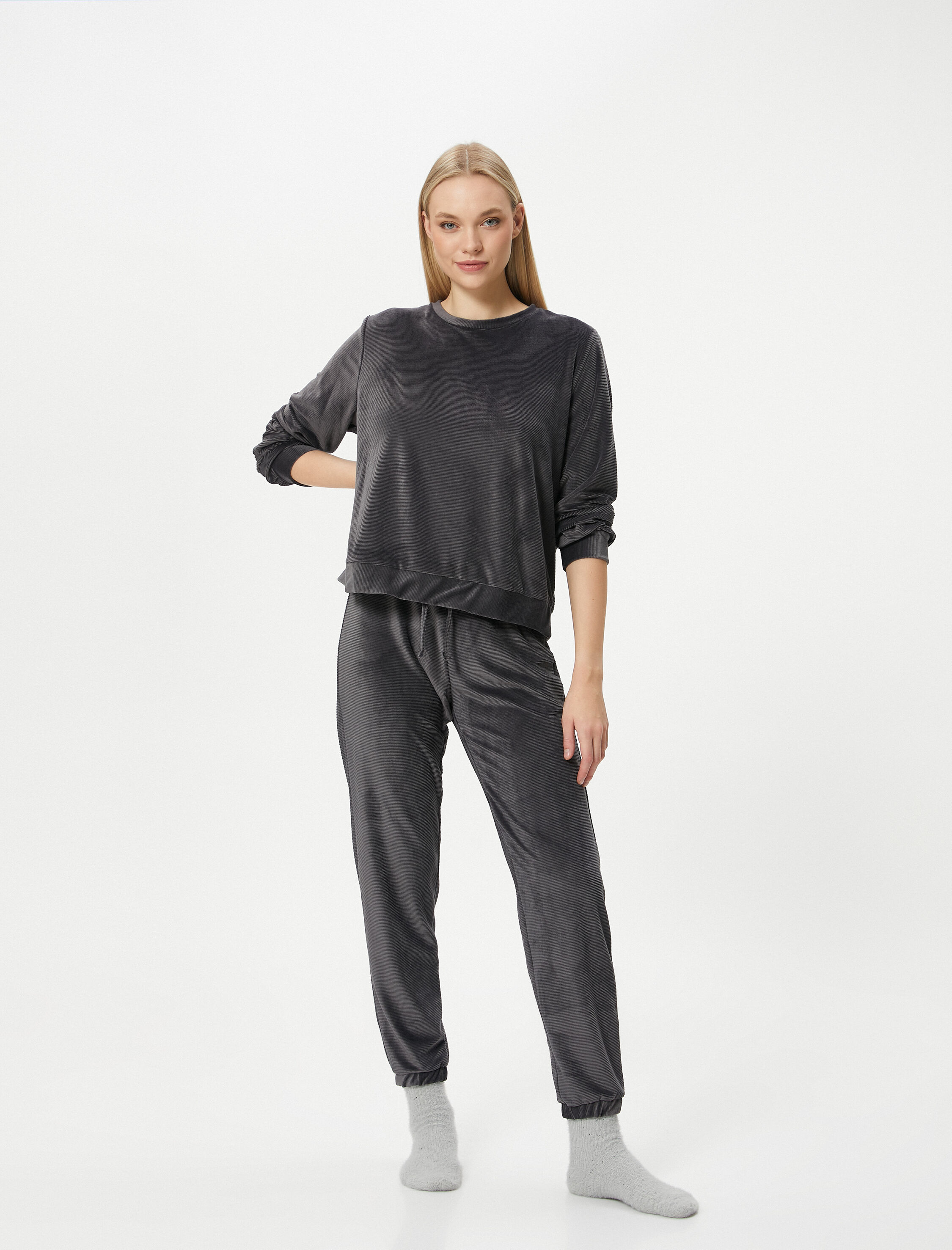   Kışlık Pijama Üstü Kadife Yumuşak Dokulu Uzun Kollu Bisiklet Yaka