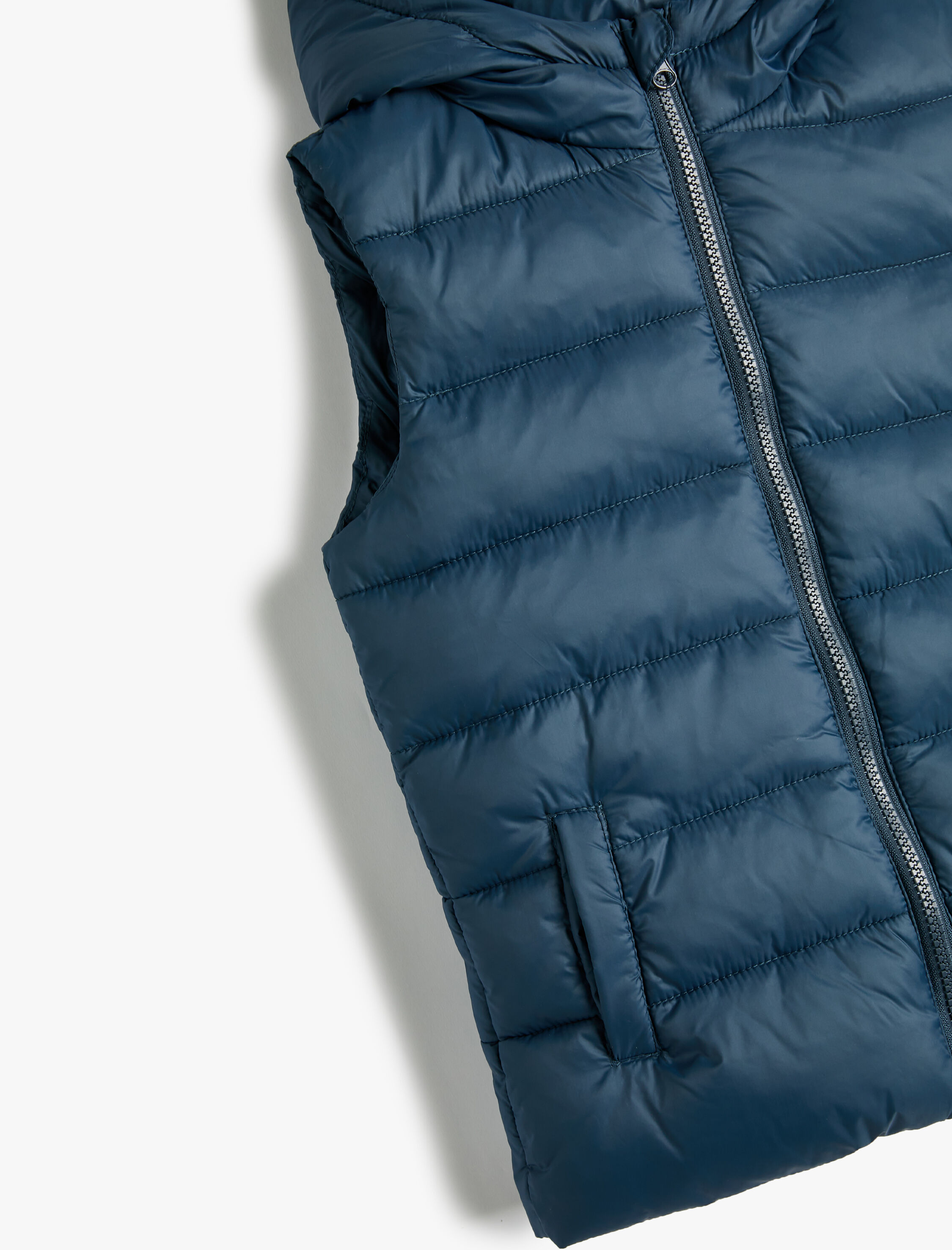  Erkek Çocuk Basic Kapşonlu Mevsimlik Yelek Cep Detaylı