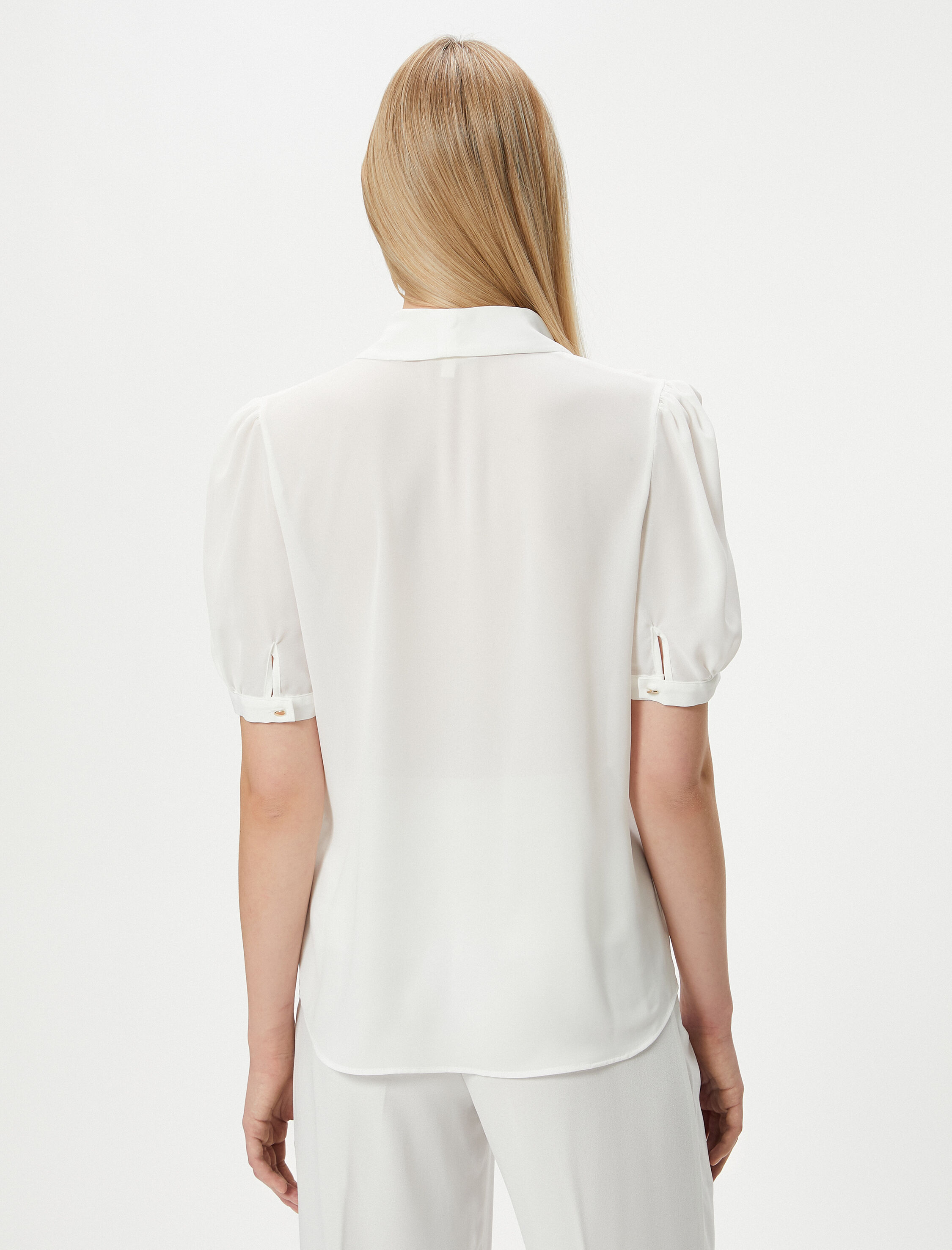   Kısa Kollu Gömlek Düğmeli V Yaka