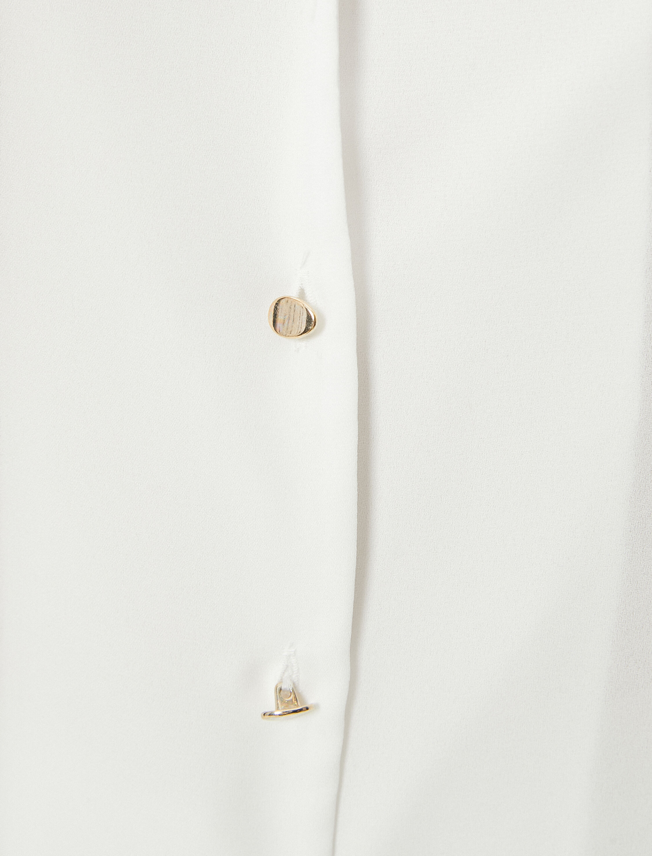   Kısa Kollu Gömlek Düğmeli V Yaka