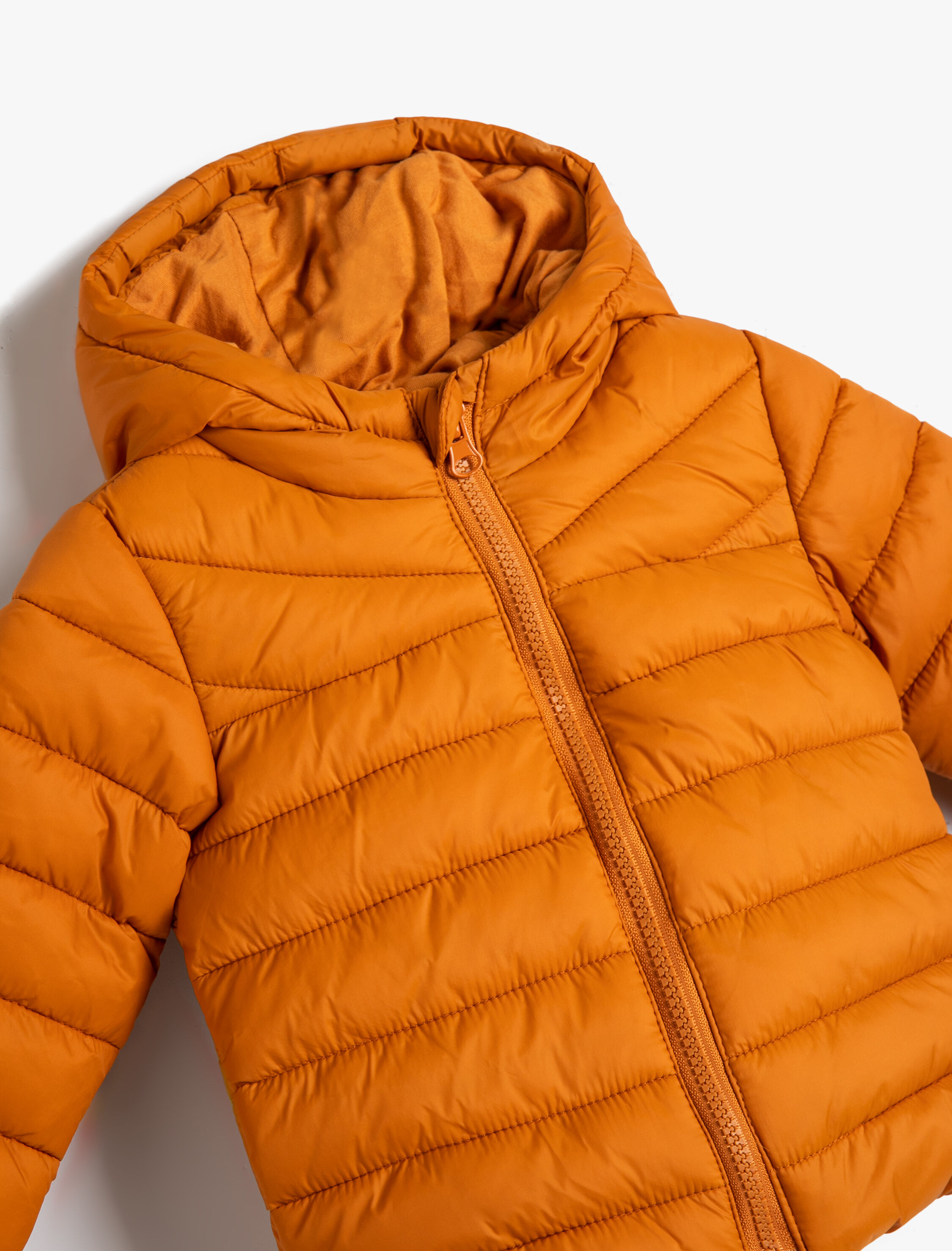  Erkek Bebek Şişme Mont Kapşonlu Cepli Etiket Detaylı