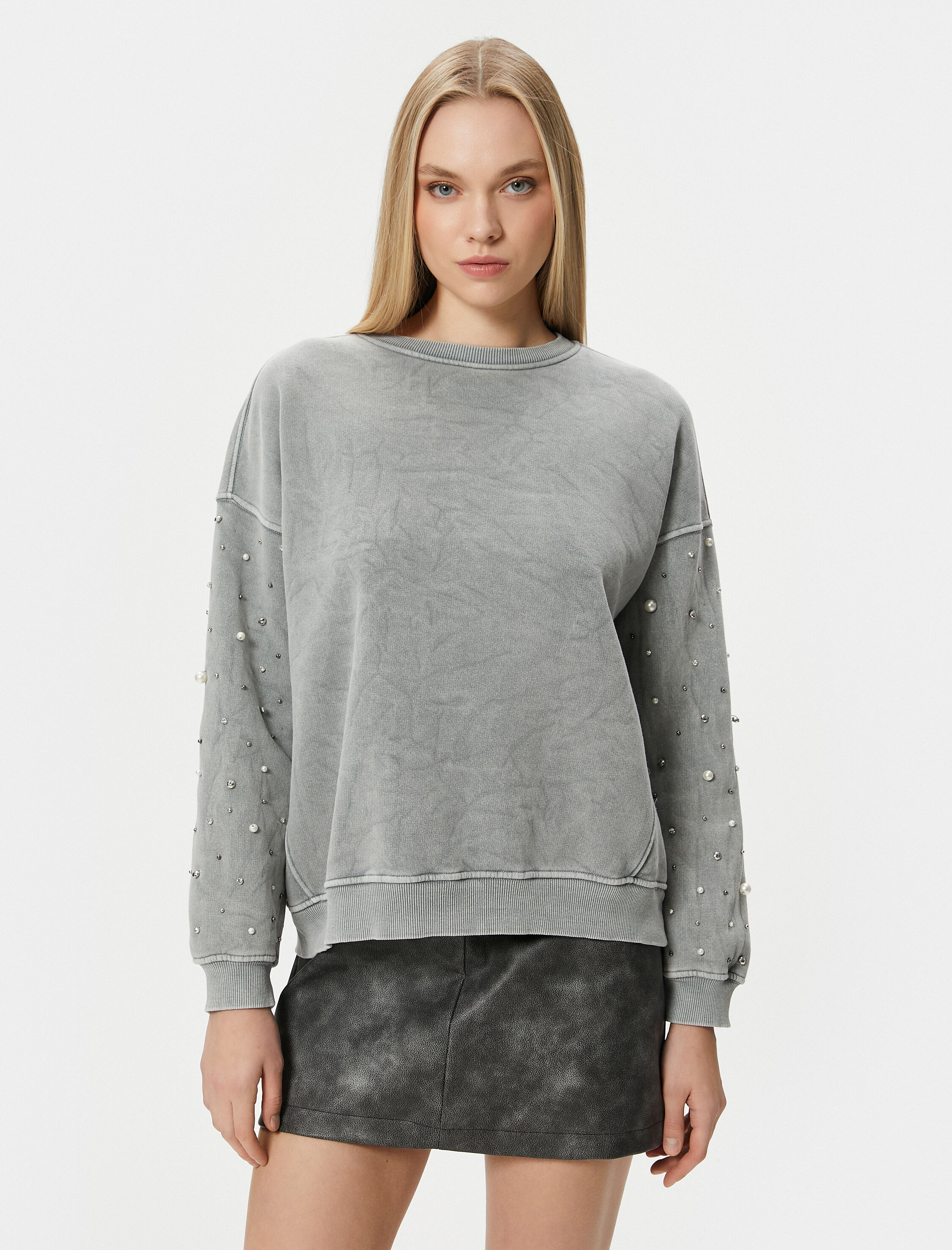   Bisiklet Yaka Sweatshirt Kolları Boncuk İnci Detaylı - El Emeği Koleksiyonu