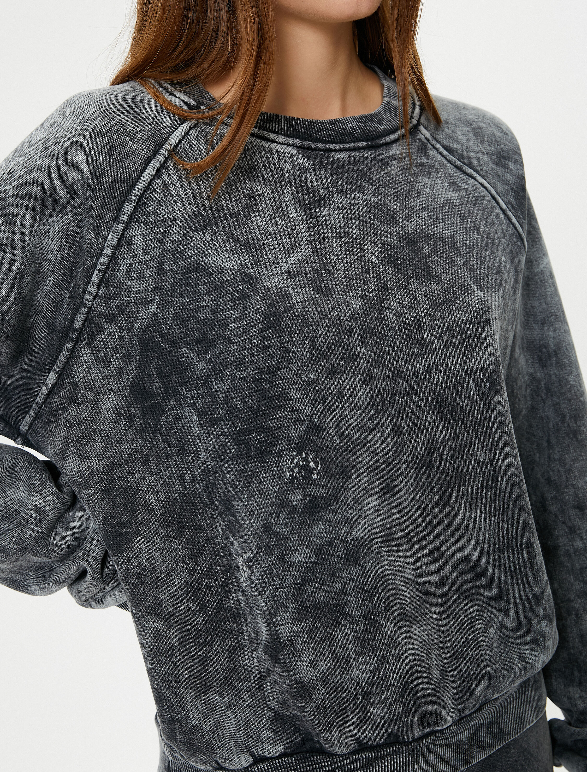   Şardonlu Soluk Efektli Sweatshirt Rahat Kalıp Uzun Kollu Bisiklet Yaka Pamuk Karışımlı