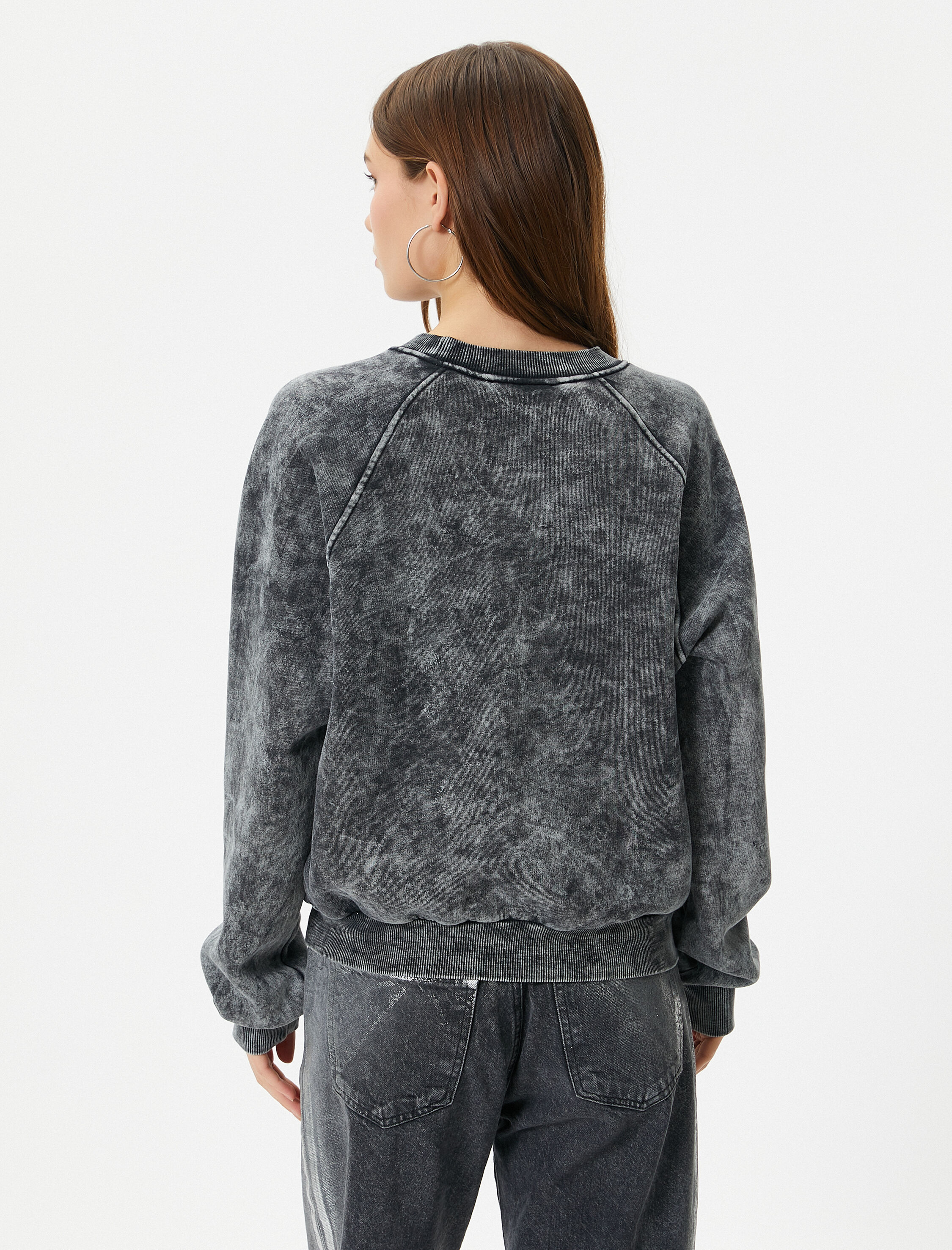   Şardonlu Soluk Efektli Sweatshirt Rahat Kalıp Uzun Kollu Bisiklet Yaka Pamuk Karışımlı