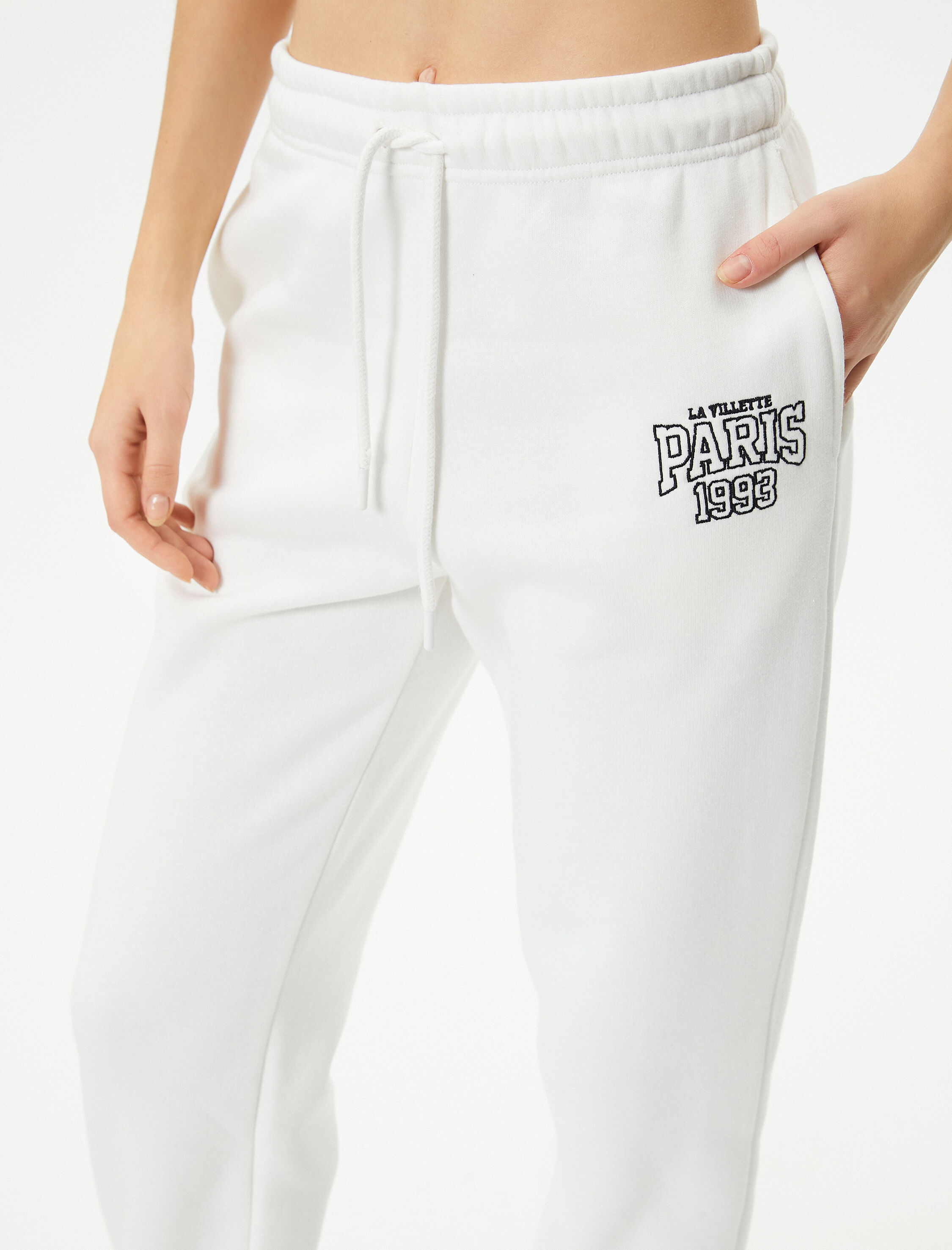   Şardonlu Jogger Eşofman Altı Beli Bağlamalı Cepli Baskı Detaylı