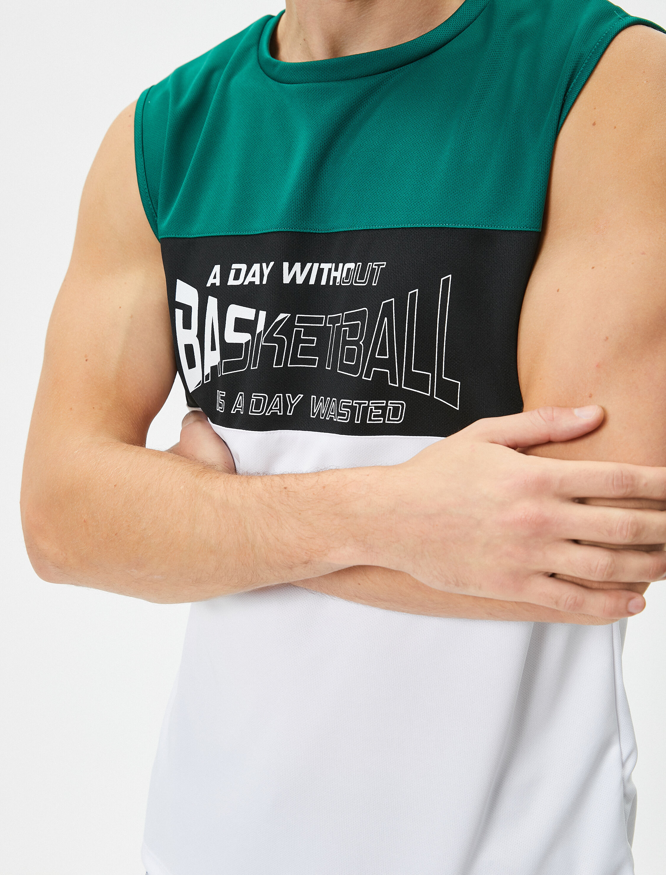   Oversize Basketbol Atleti Kolsuz Bisiklet Yaka Baskılı