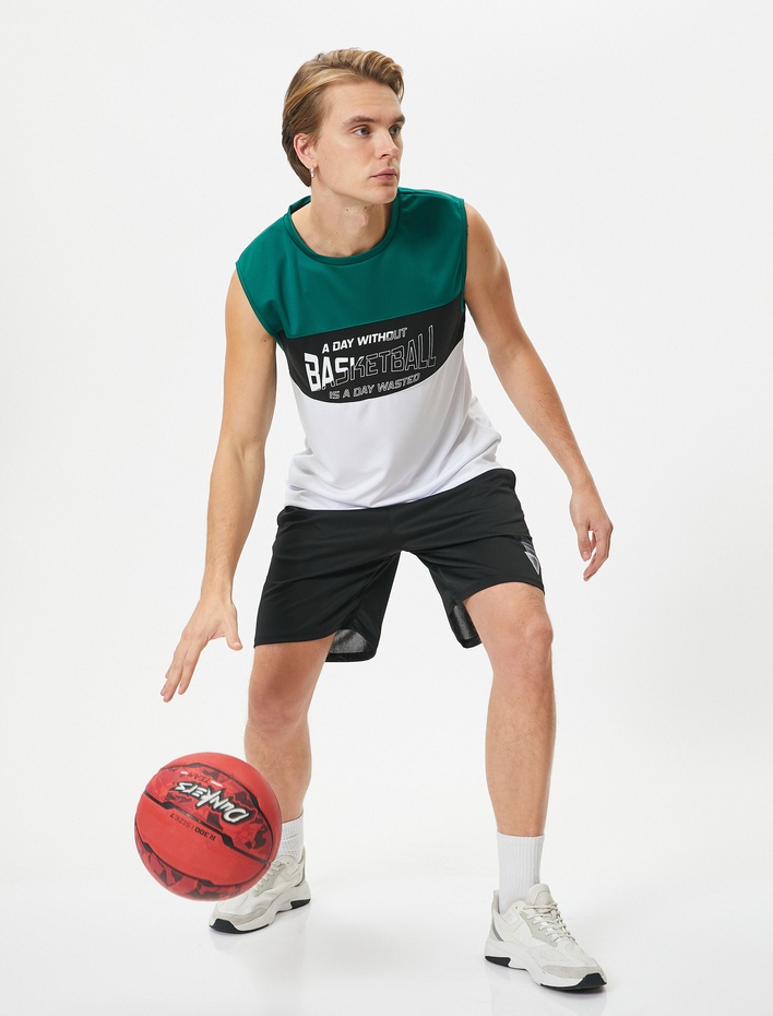  Oversize Basketbol Atleti Kolsuz Bisiklet Yaka Baskılı