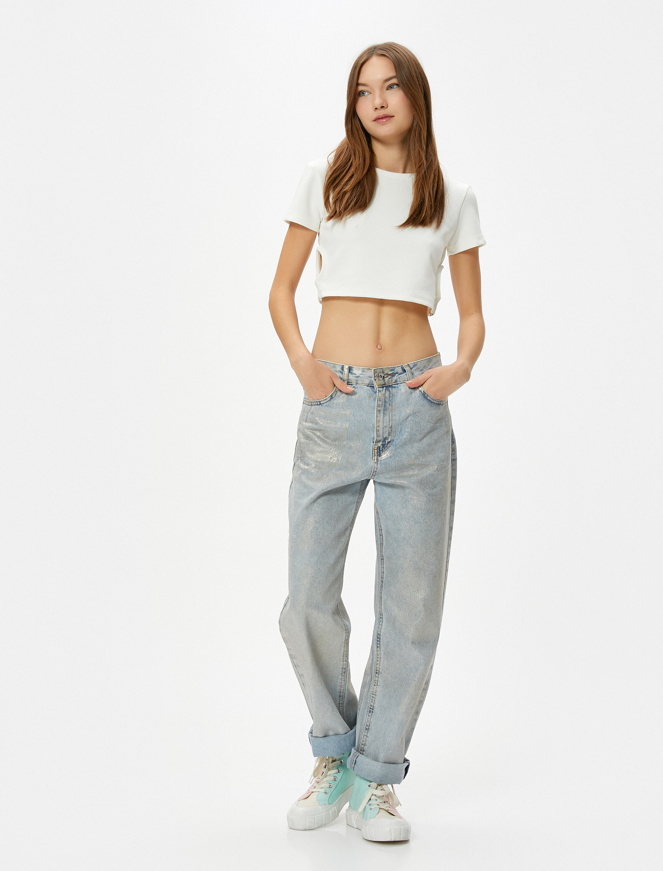   Crop Tişört Pencere Detaylı Kısa Kollu Bisiklet Yaka Pamuklu