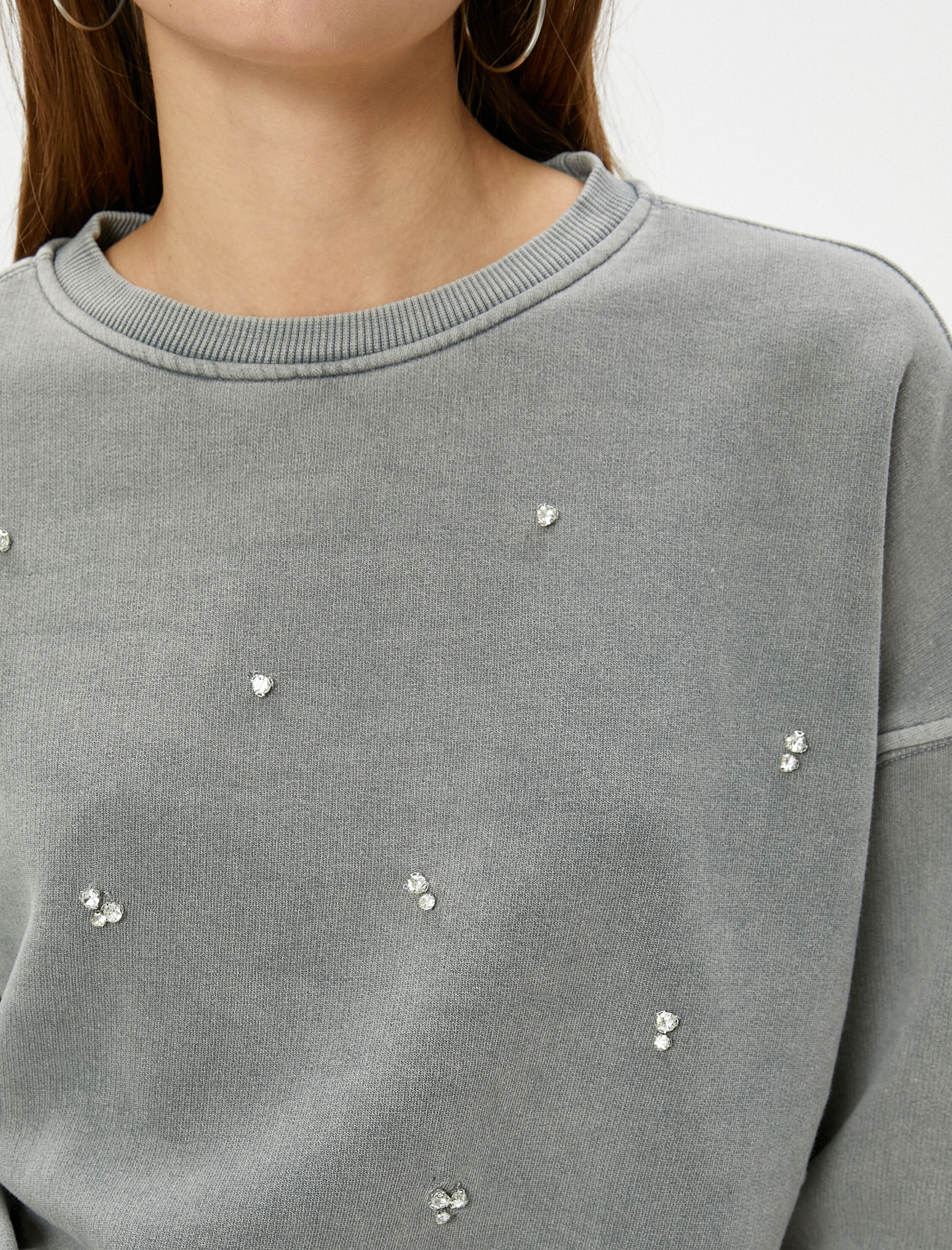   Oversize Taşlı Sweatshirt Metalik Soluk Efektli Bisiklet Yaka